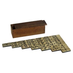 Jeu de dominos complet du 19e siècle dans une boîte en bois dur assemblé:: vers 1870