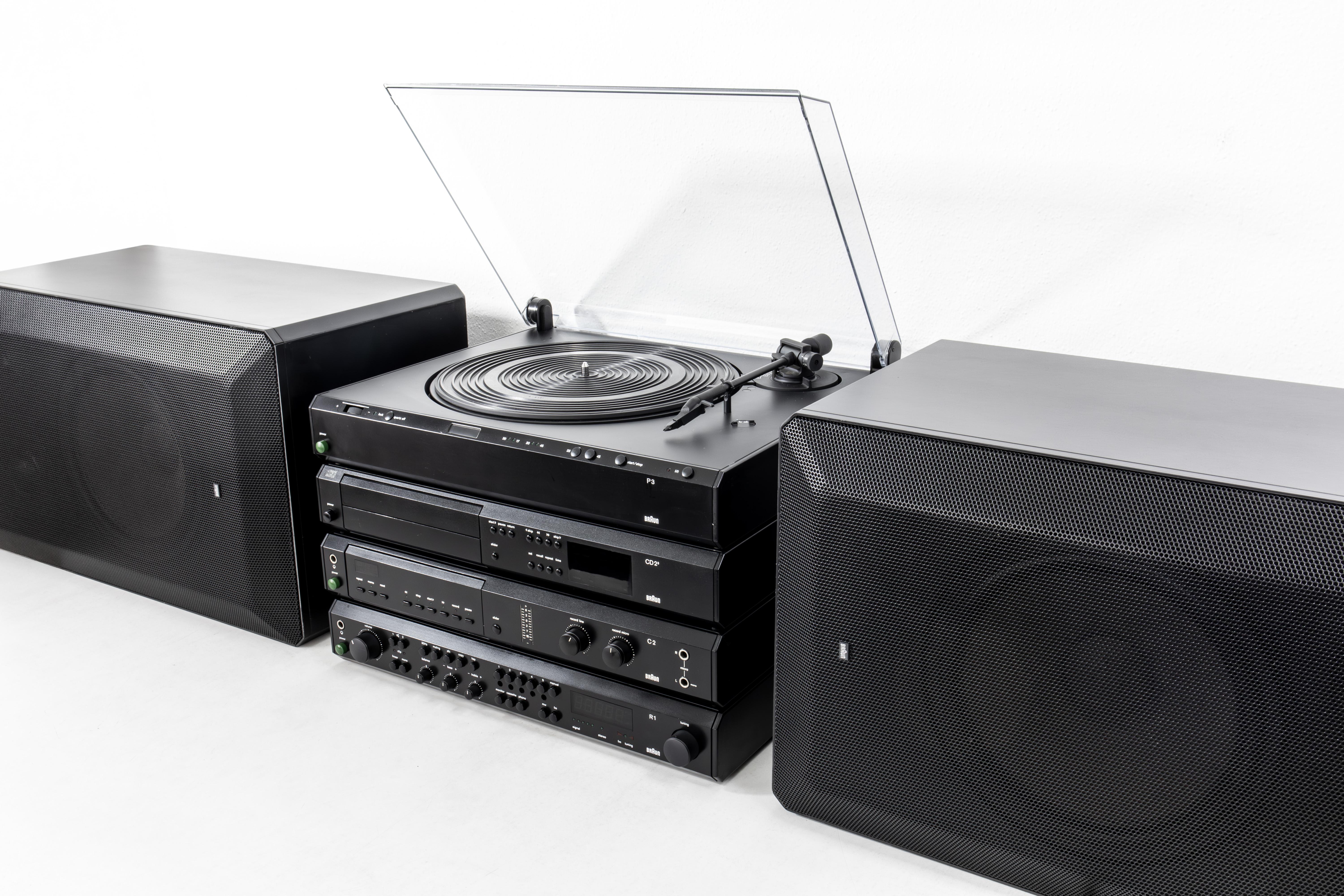 This is the fully-loaded top of the range complete Atelier High Fidelity audio set by Dieter Rams and Peter Hartwein for Braun, Germany. Manufactured between 1981 and 1989. It represents Dieter Rams' final HiFi contribution to Braun prior to his