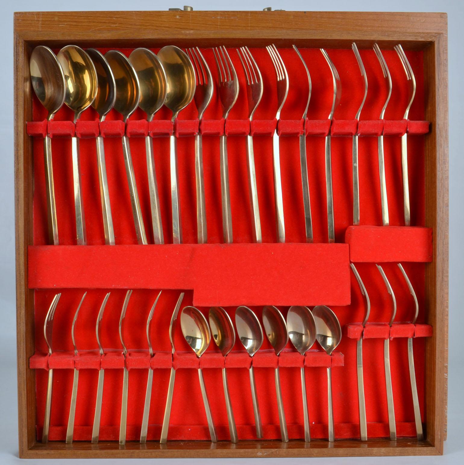 Scandinavian Modern Complete Bronze Dinner Service in Box with 78 Pieces in the Manner of Scanline For Sale