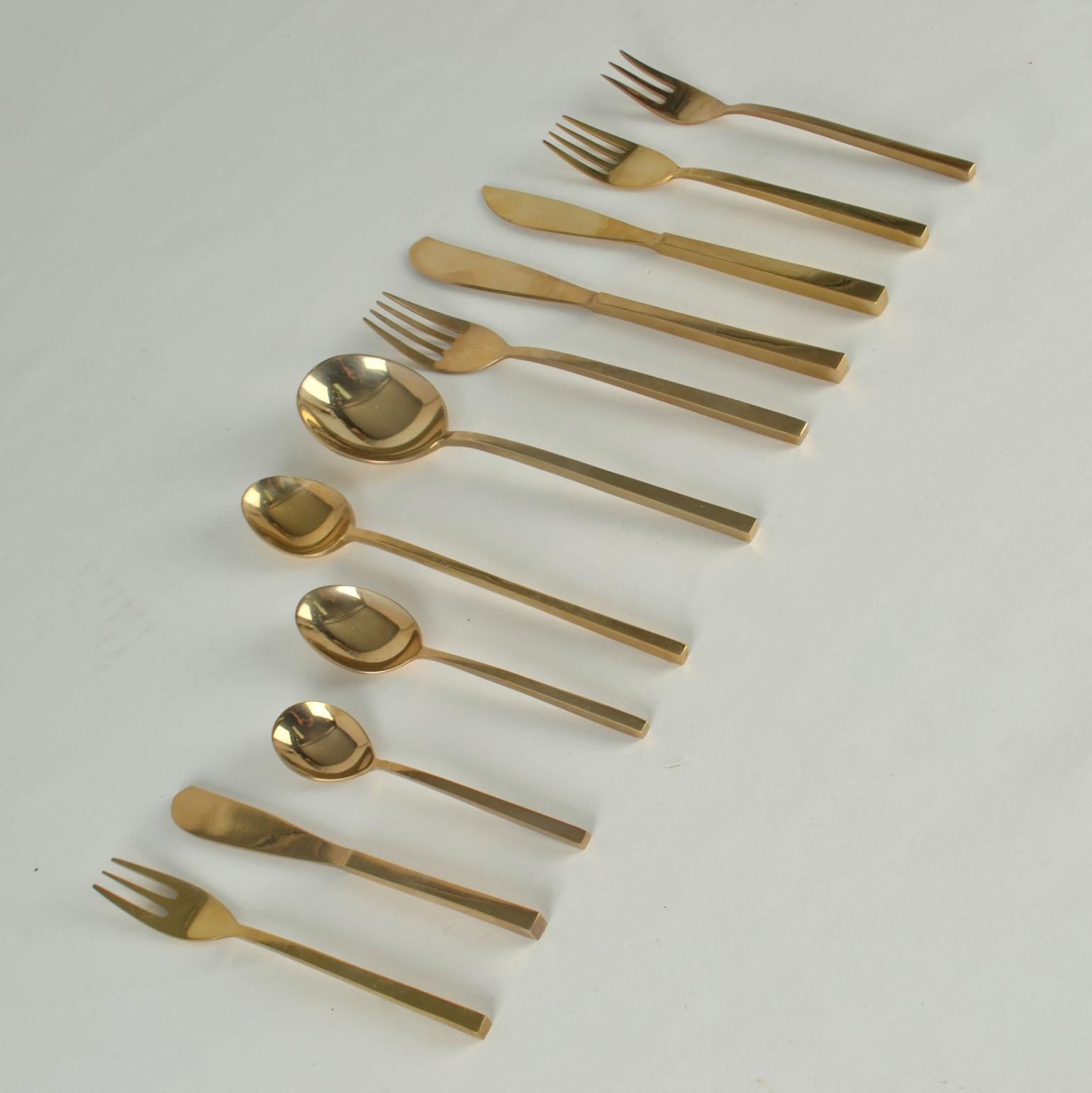 Complete Bronze Dinner Service in Box with 78 Pieces in the Manner of Scanline 2