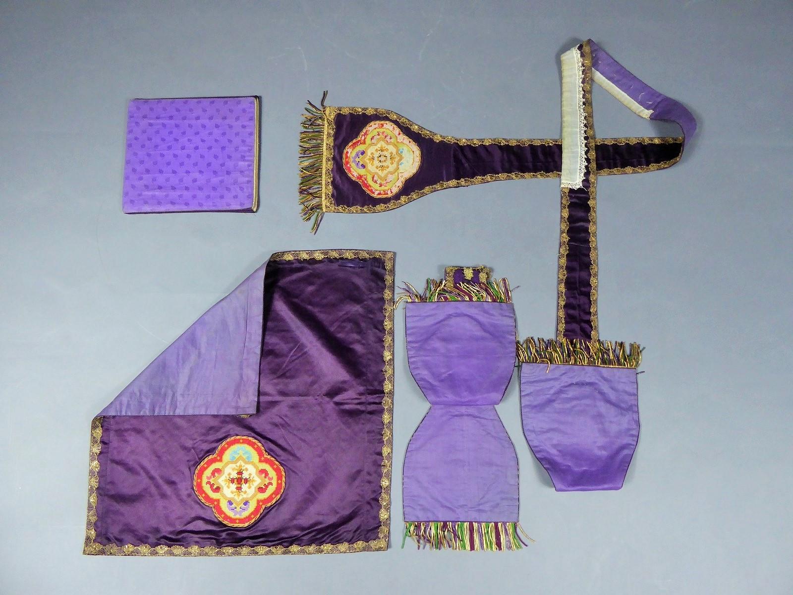 Complete Christian Embroidered chasuble set -  Circa 1880/1920 7