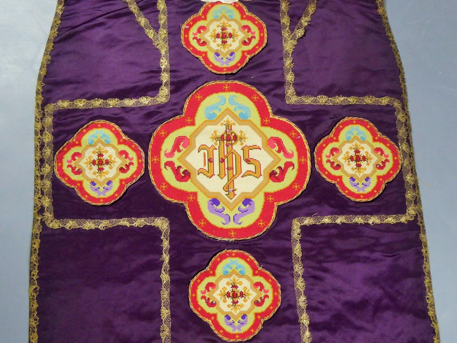 Black Complete Christian Embroidered chasuble set -  Circa 1880/1920