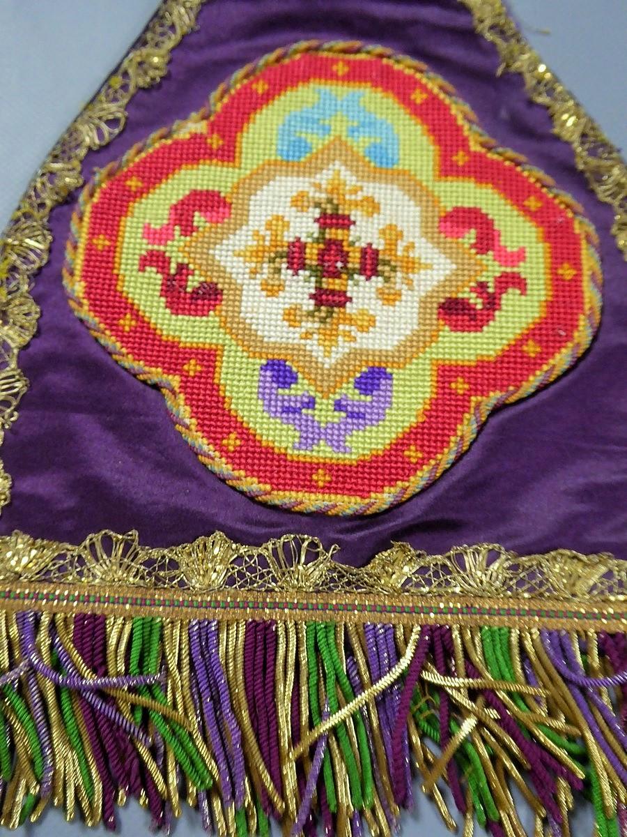 Complete Christian Embroidered chasuble set -  Circa 1880/1920 1