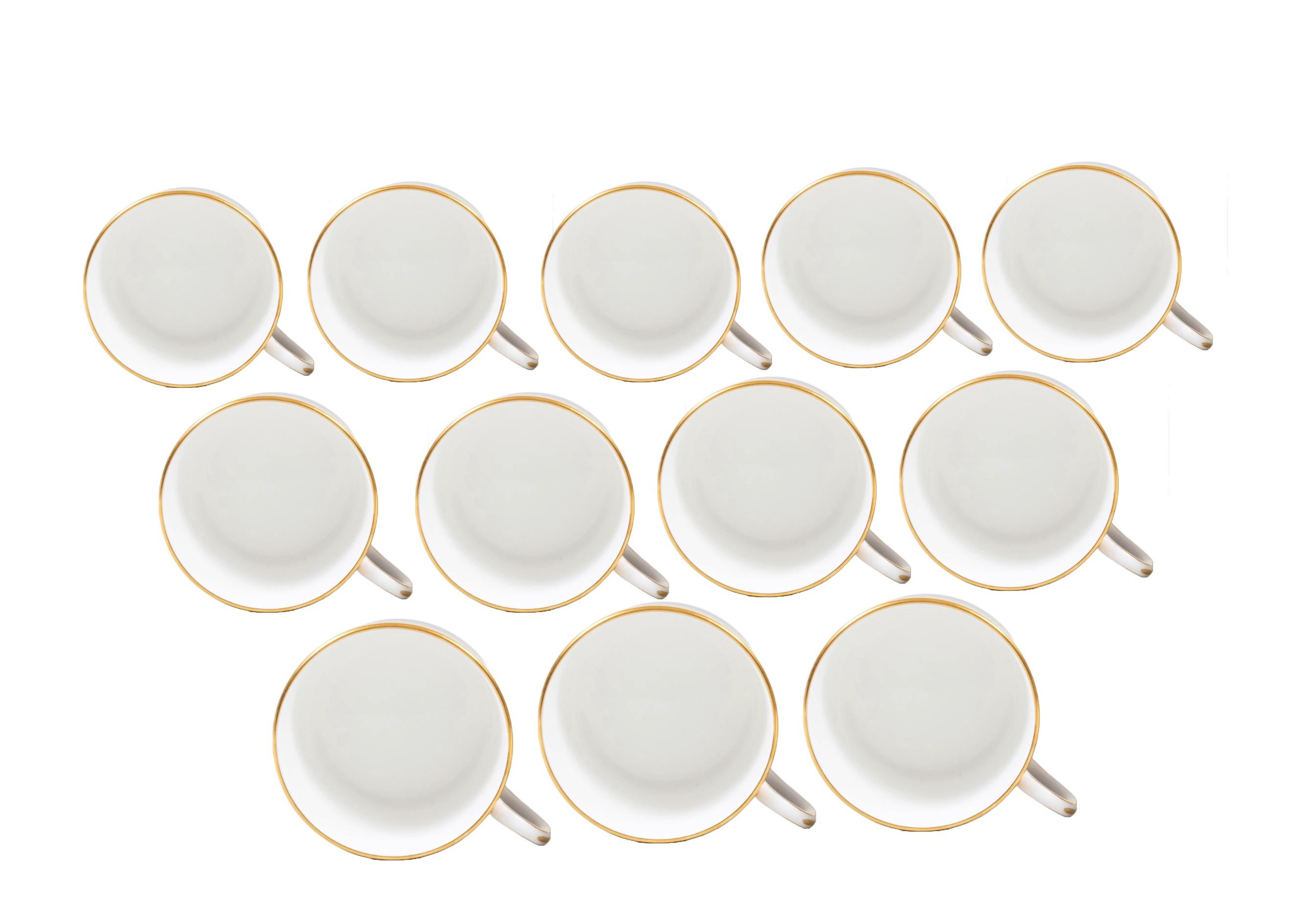 Complete English Porcelain Dinner Service For 12 People With Coffee/Tea Service For Sale 8