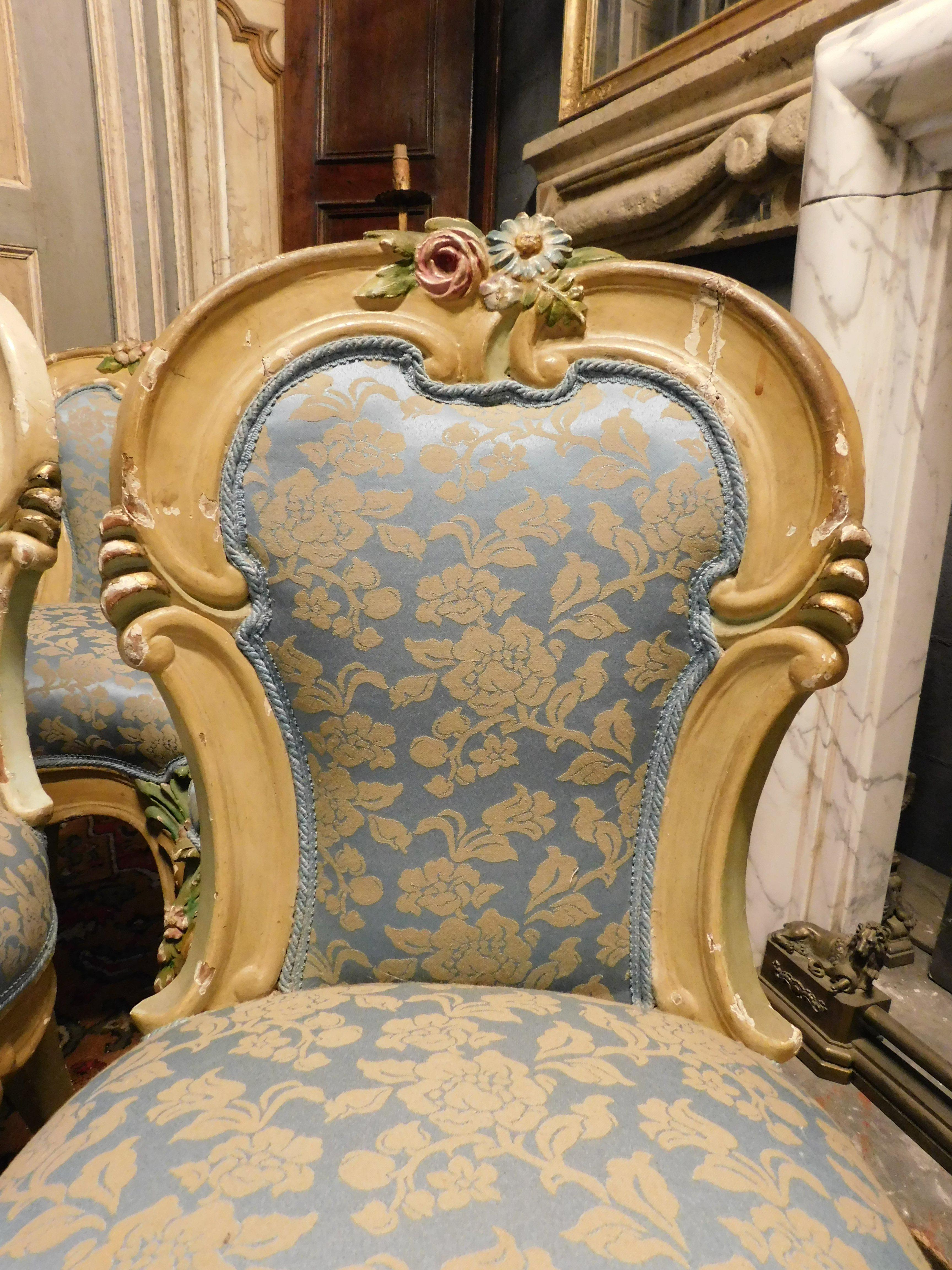 Complete Liberty living room set, carved lacquered yellow and blue, Italy In Good Condition For Sale In Cuneo, Italy (CN)