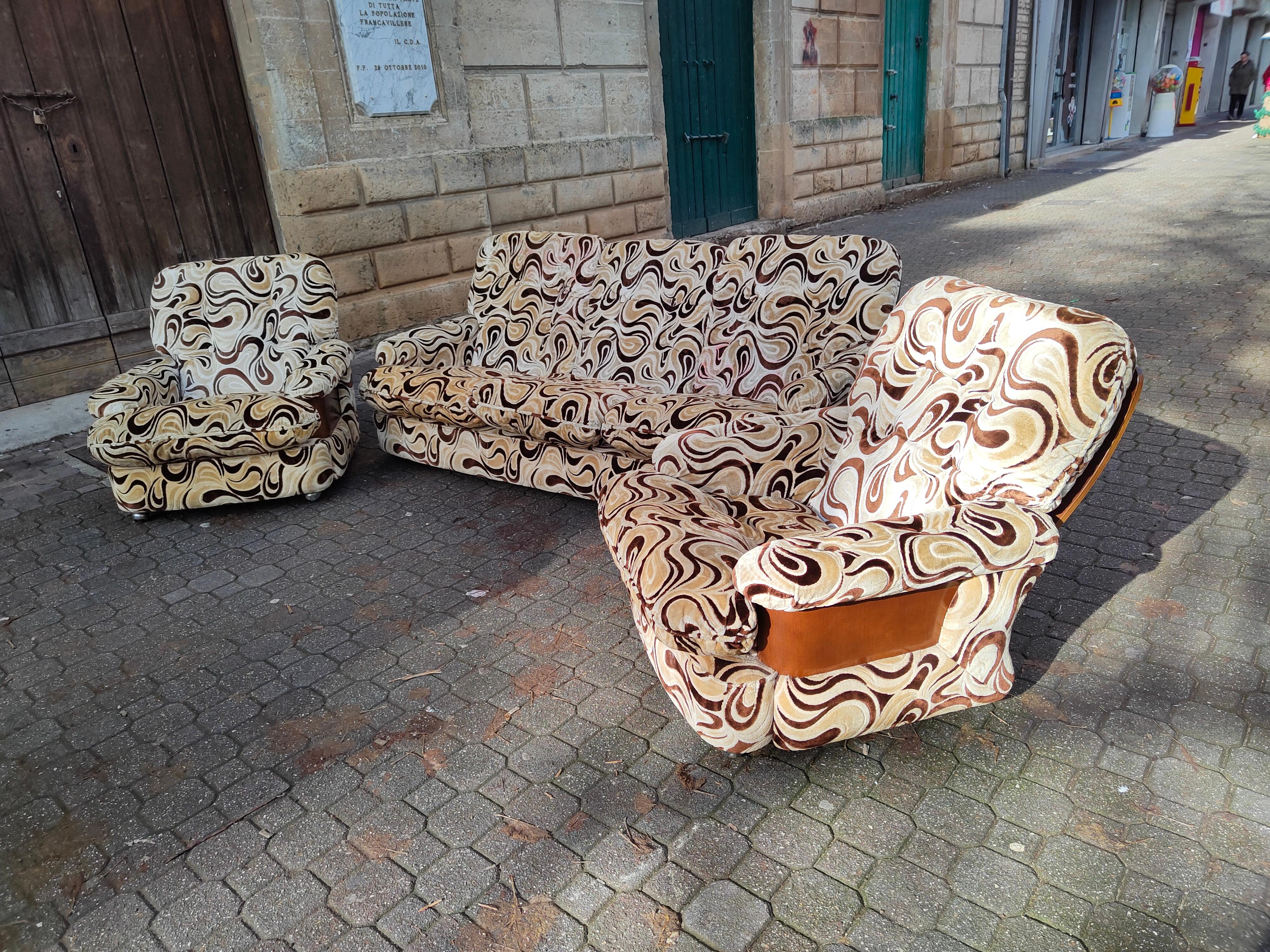 Complete Living Room 70's Sofa and Couple of Armchairs in Velvet For Sale 10