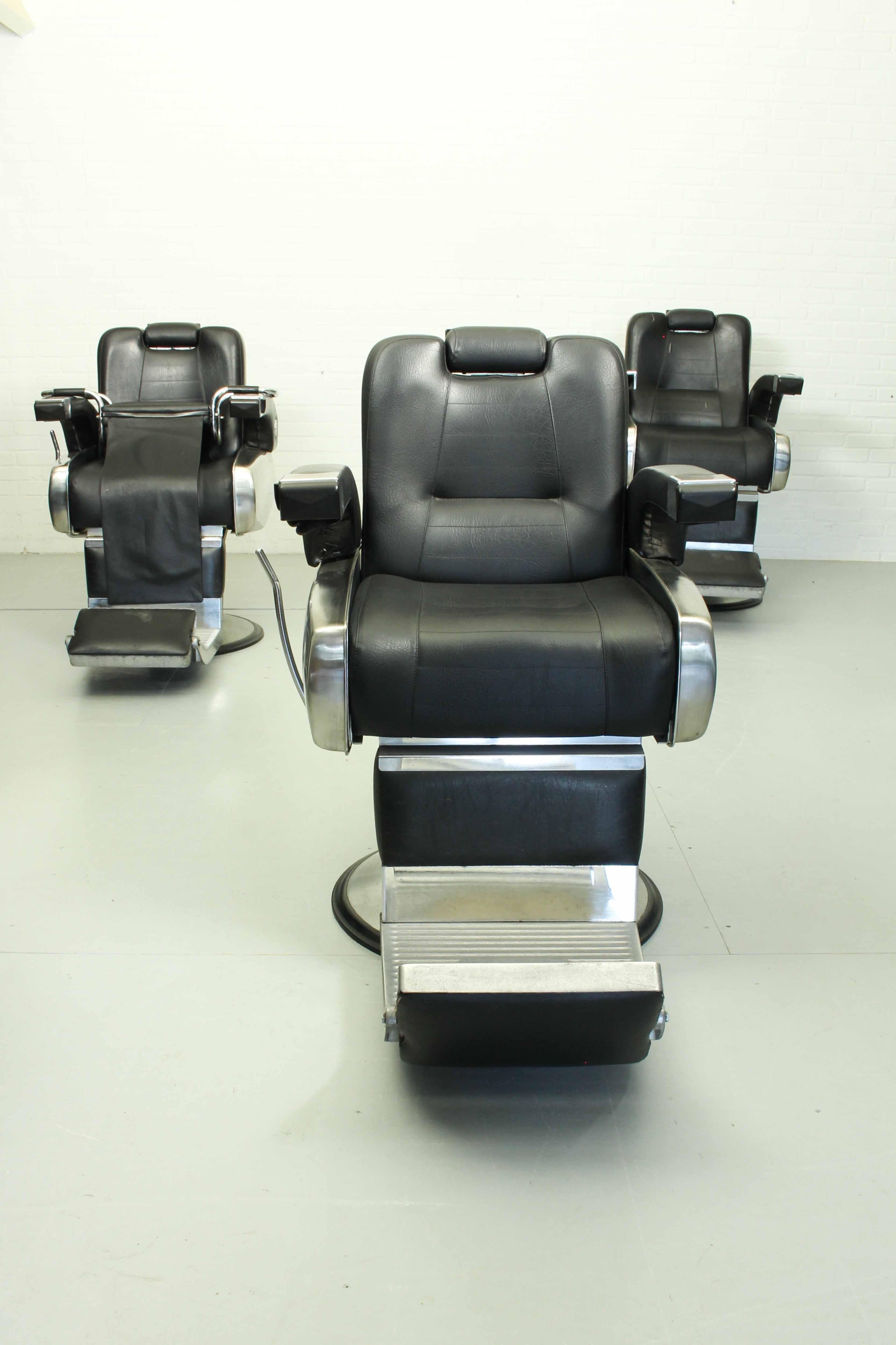 Complete Mid Century Barbershop Interior: a.o. Set 3 Barber Chair by Pietranella 6