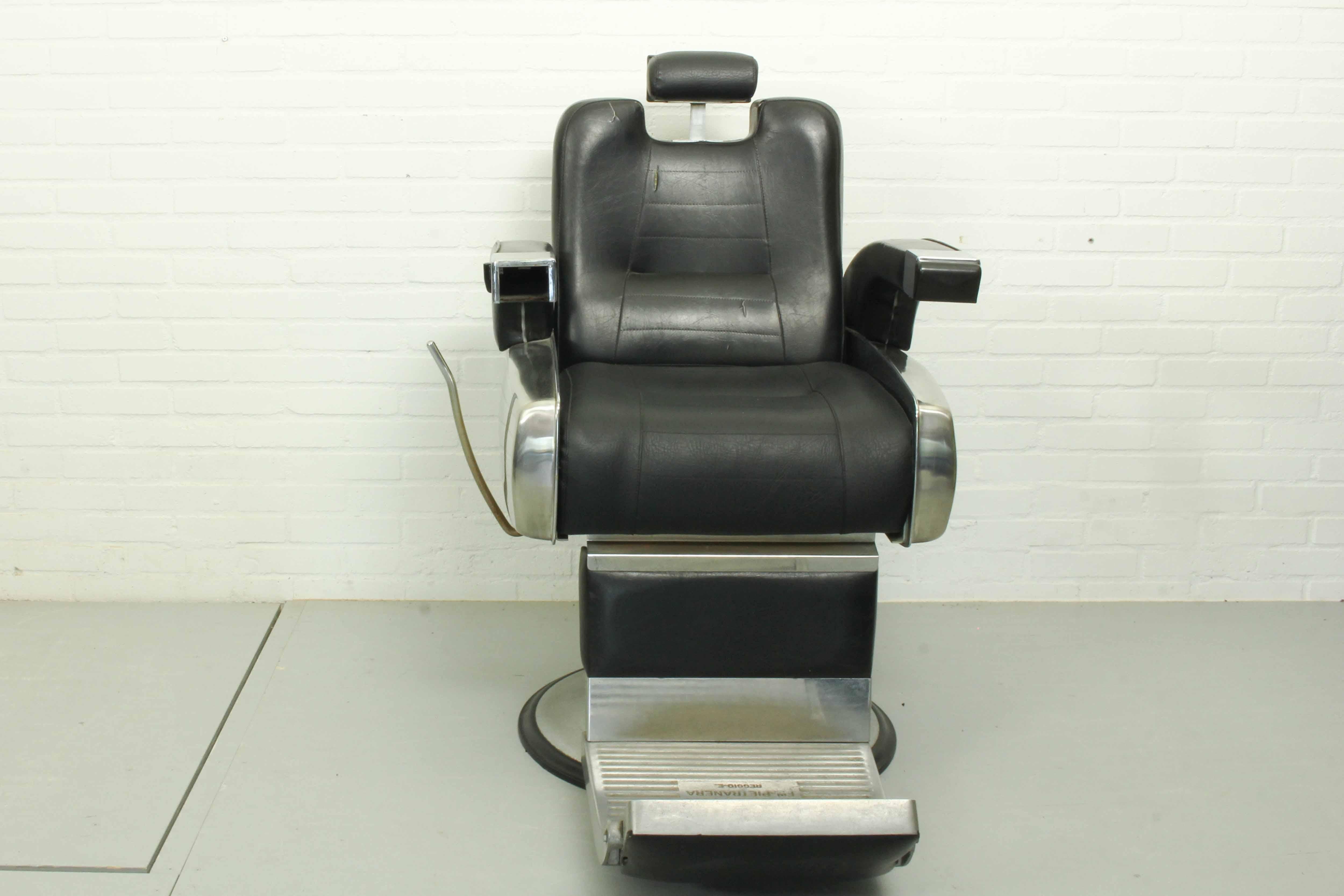 Italian Complete Mid Century Barbershop Interior: a.o. Set 3 Barber Chair by Pietranella