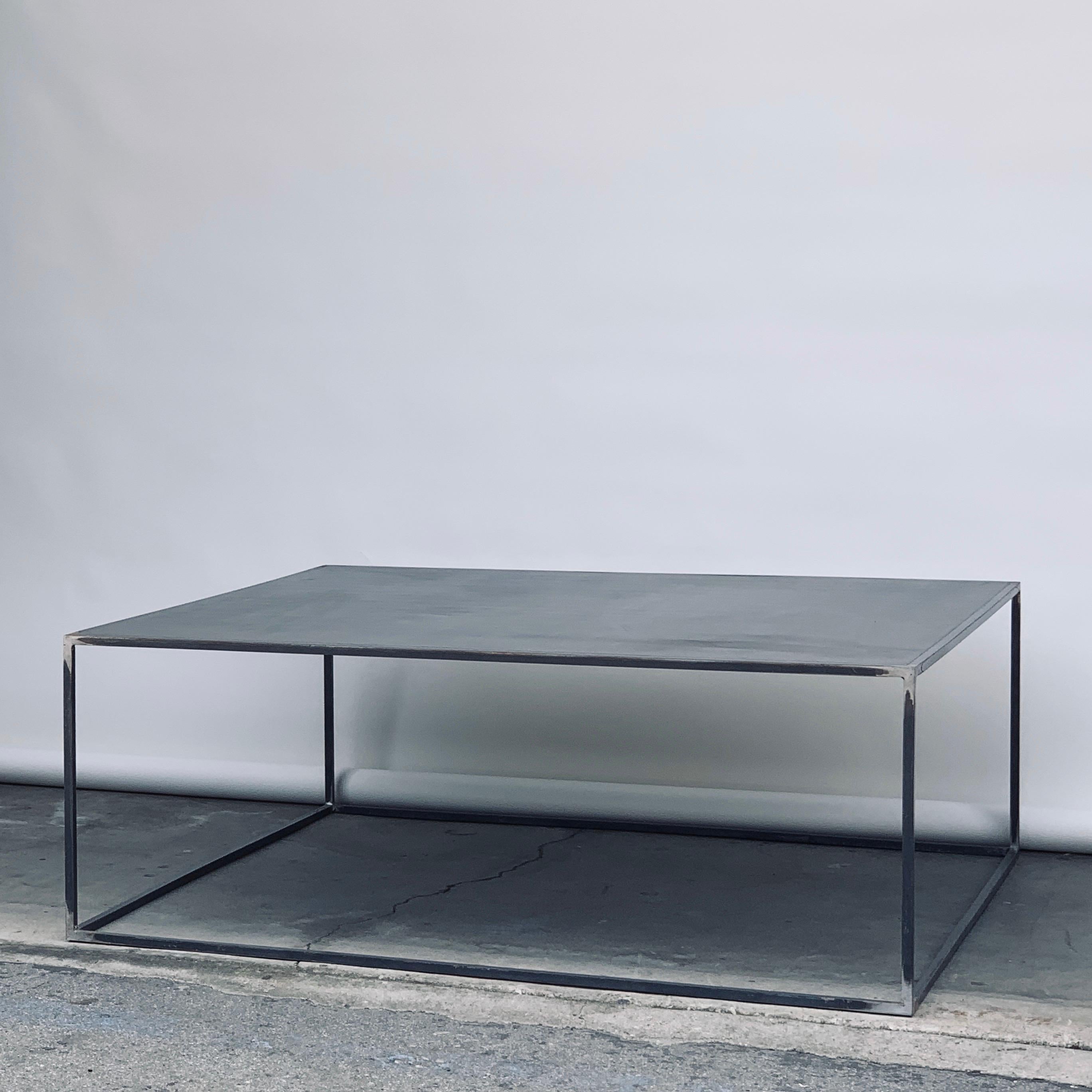 Americano Set completo di tavoli da soggiorno minimalisti in acciaio patinato 