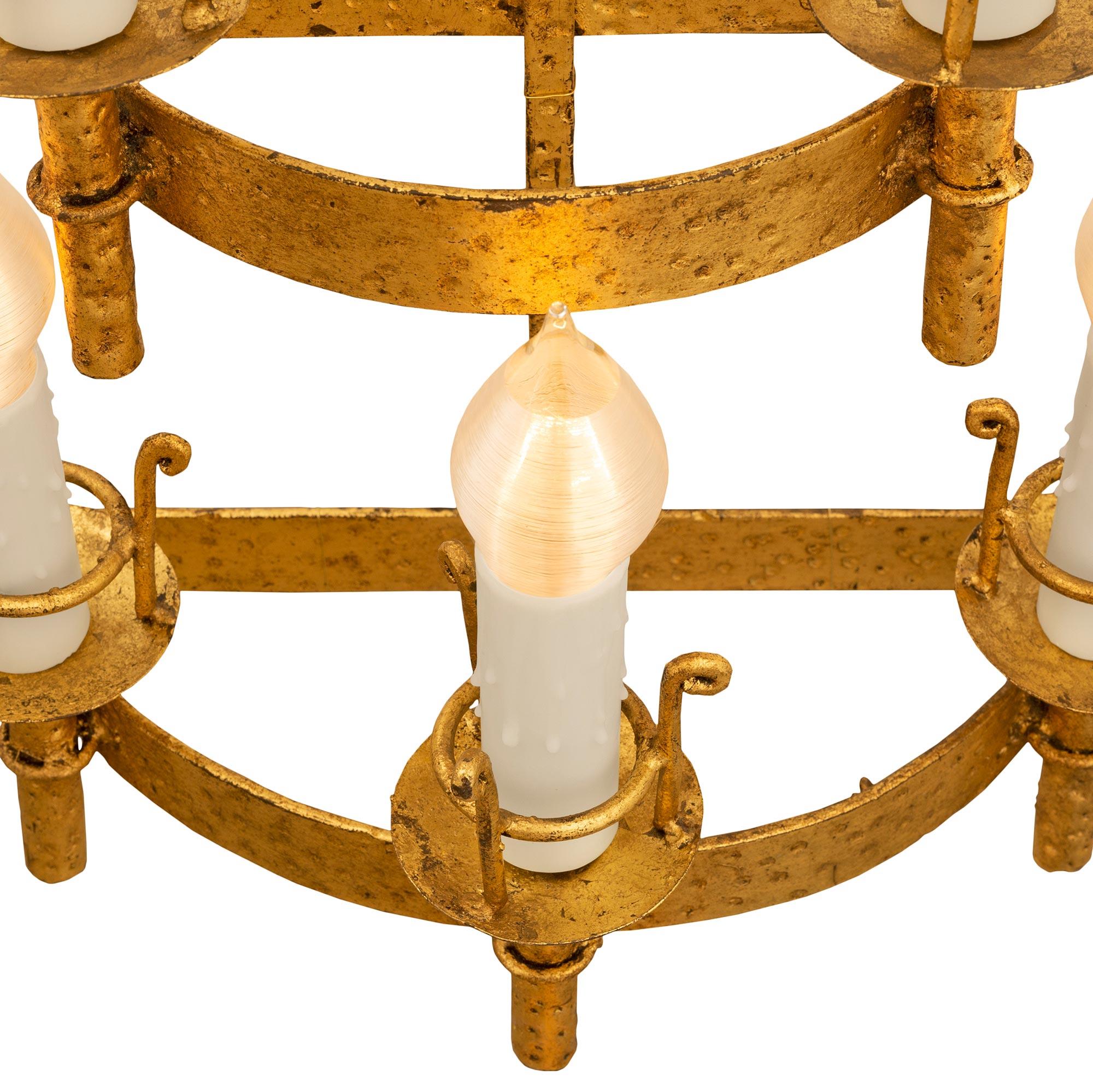 Ensemble complet de quatre appliques italiennes de style Renaissance du 19ème siècle en métal doré en vente 2