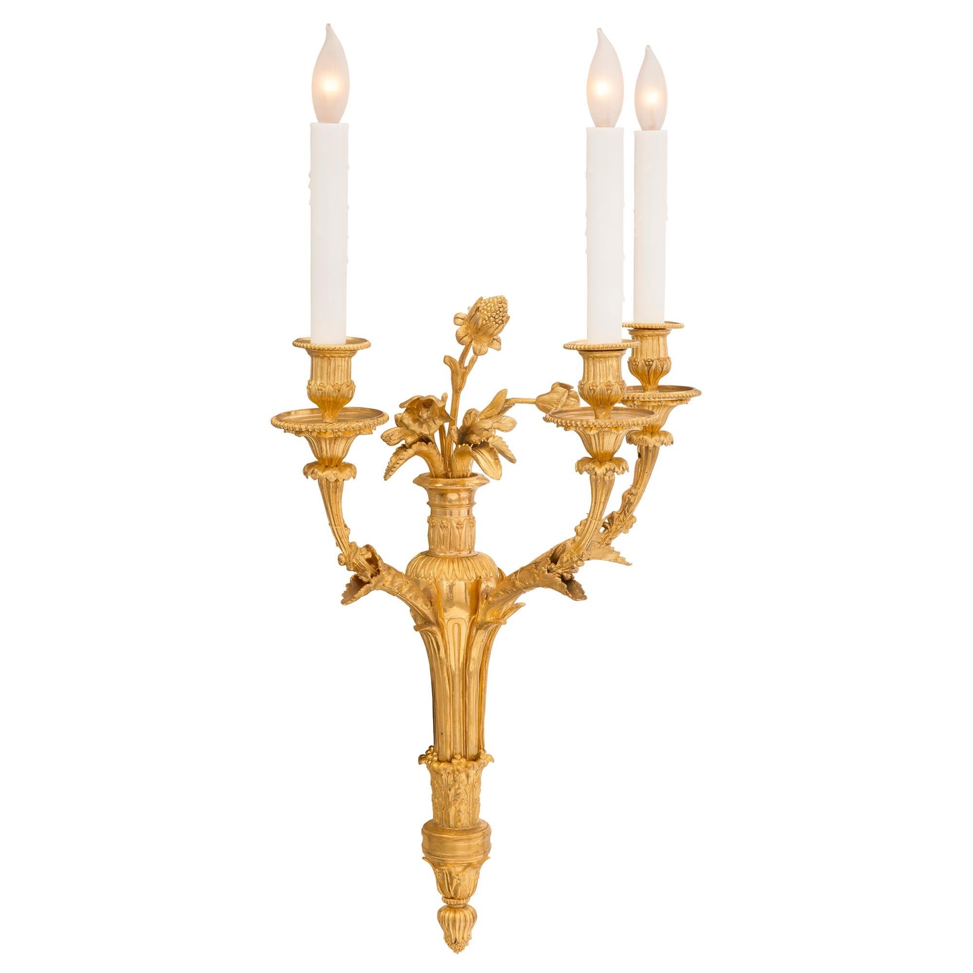 Complete Set of Six French 19th Century Louis XVI St. Ormolu Sconces In Good Condition For Sale In West Palm Beach, FL