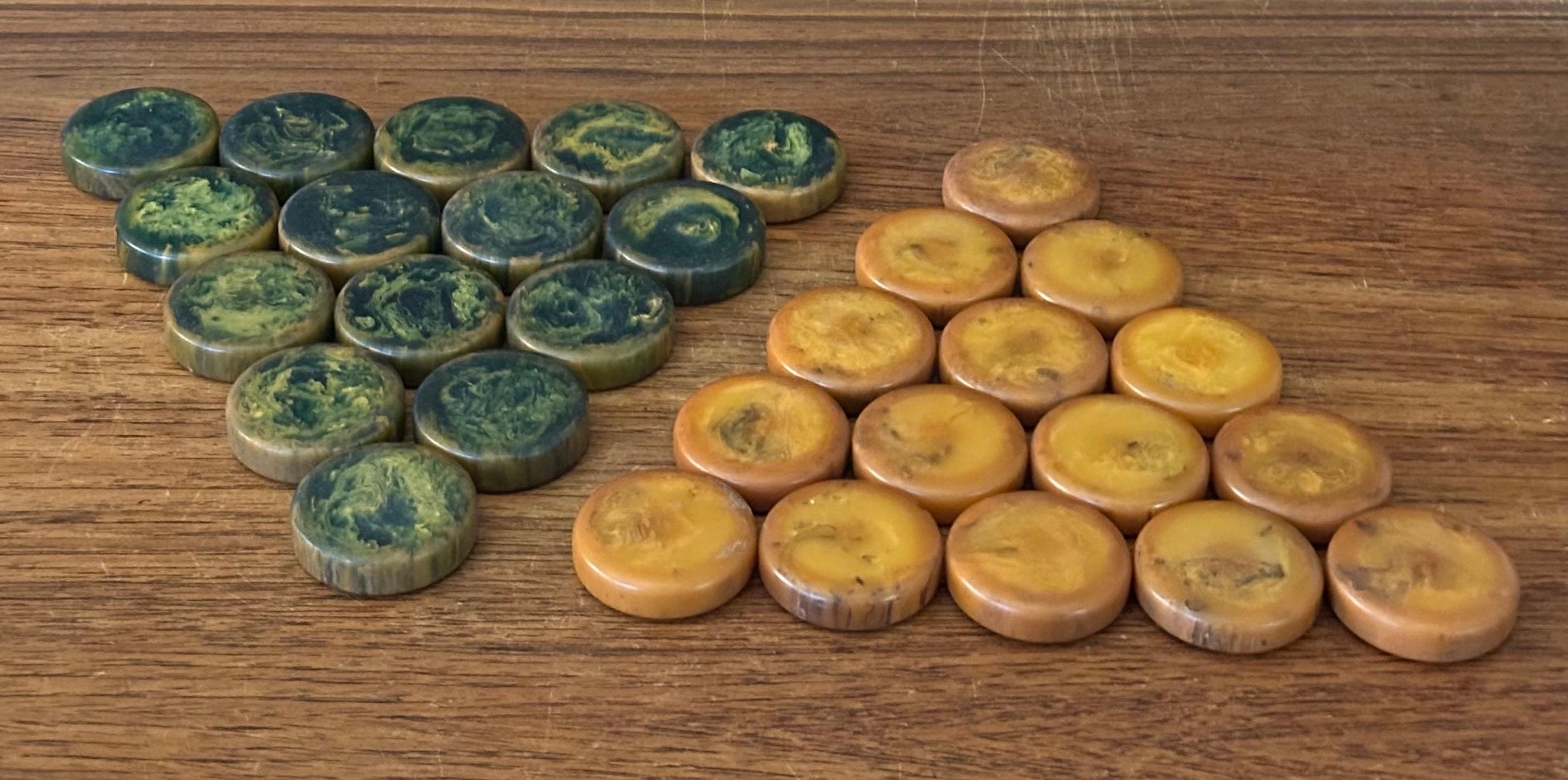 Complete Set of Thirty Vintage Large Bakelite Backgammon Checkers 7