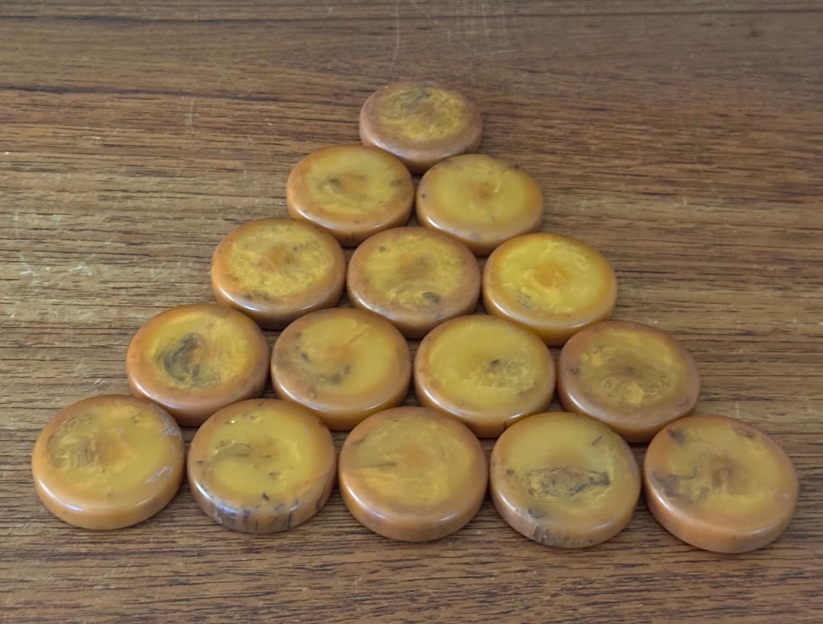Complete Set of Thirty Vintage Large Bakelite Backgammon Checkers 9