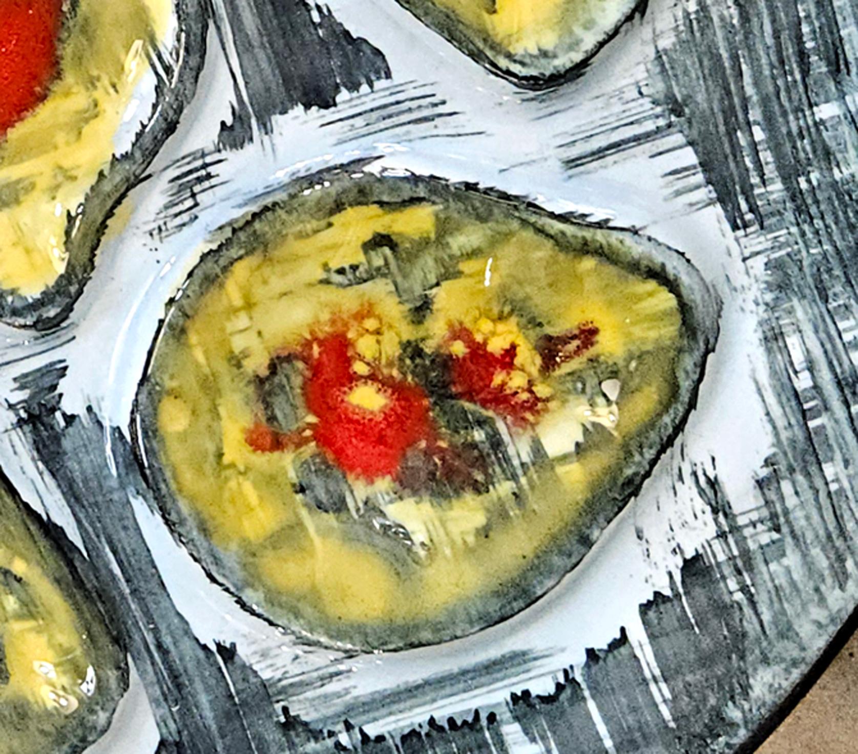 Kompletter Satz von zwölf handbemalten Austerntellern aus MBFA-Porzellan (Mitte des 20. Jahrhunderts) im Angebot