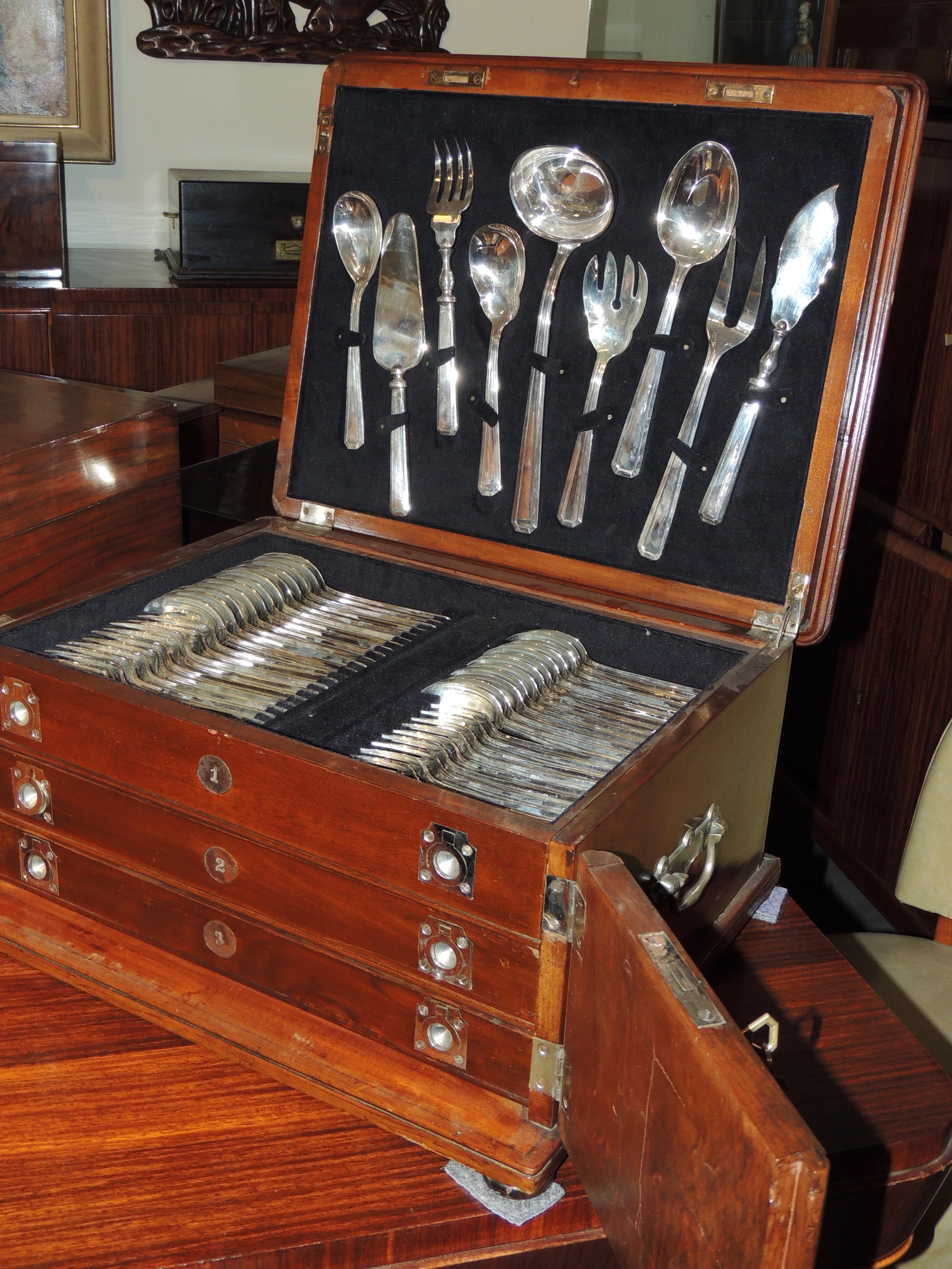 Silver Plate Complete Silver Set in Wooden Chest by Calderoni Fratelli
