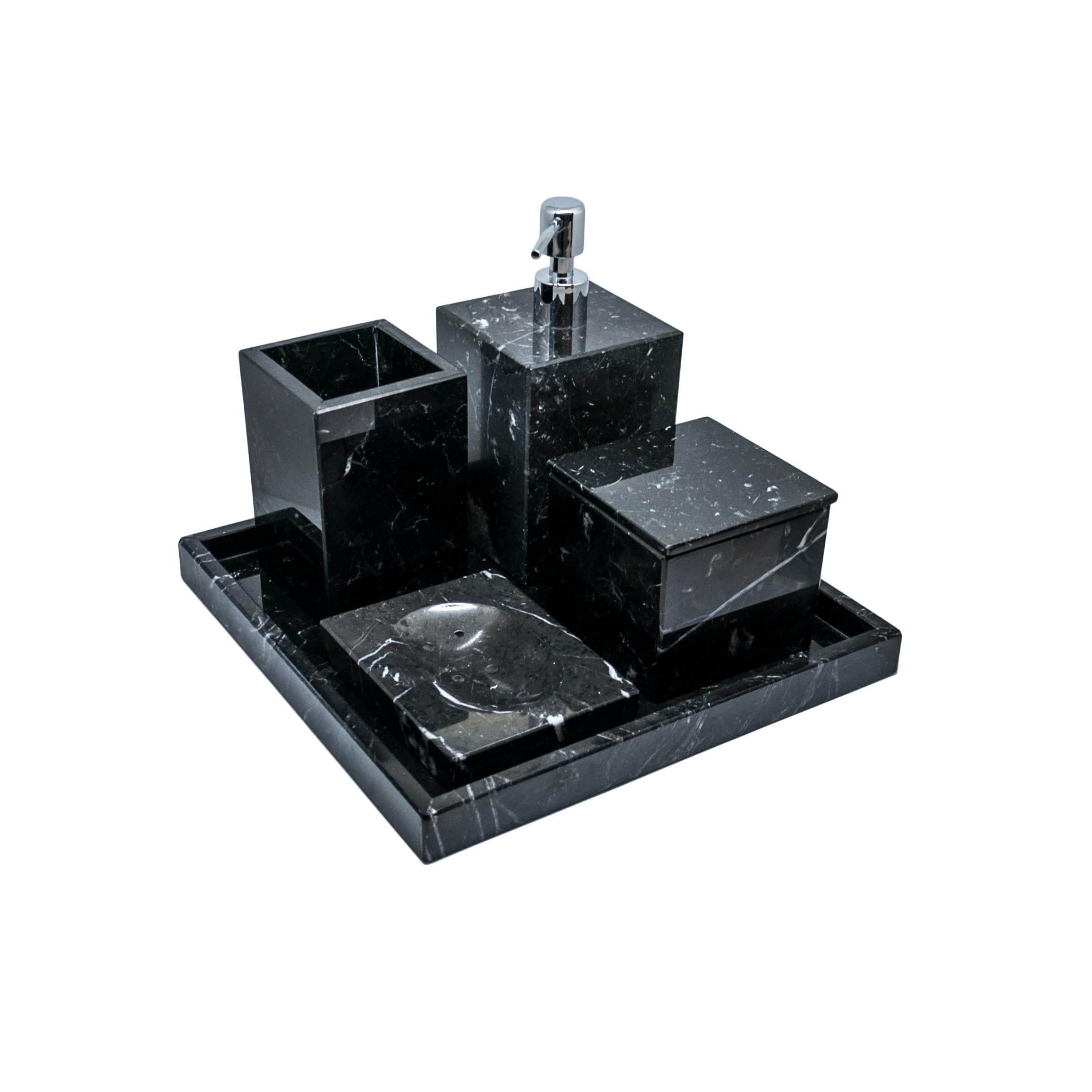 Handgefertigtes, komplettes, quadratisches Set für den Bad aus schwarzem Marquina-Marmor (Italienisch) im Angebot