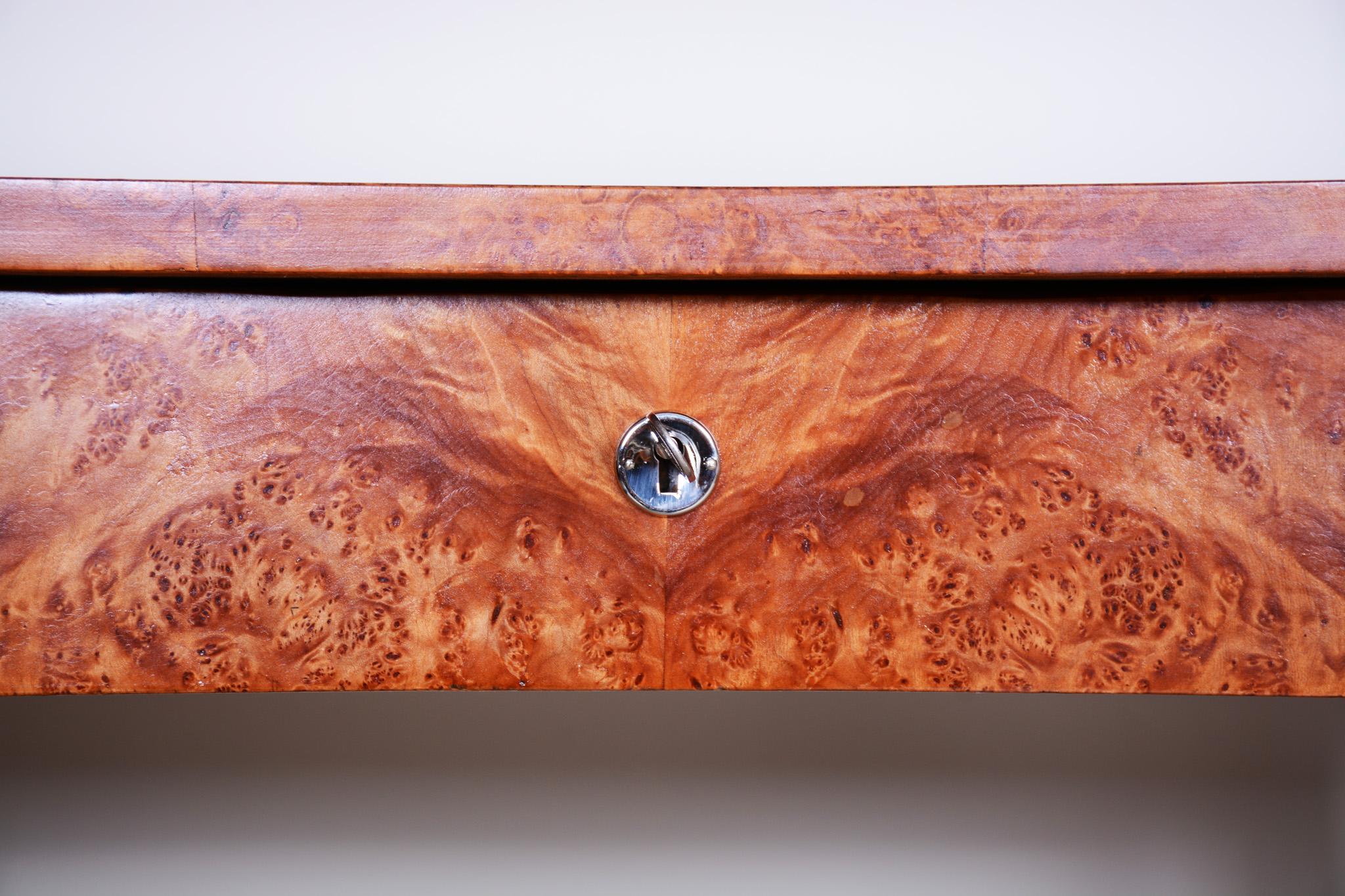 Completely Restored ArtDeco Pair of Brown Elm Side Tables, Czechia, 1920s For Sale 5