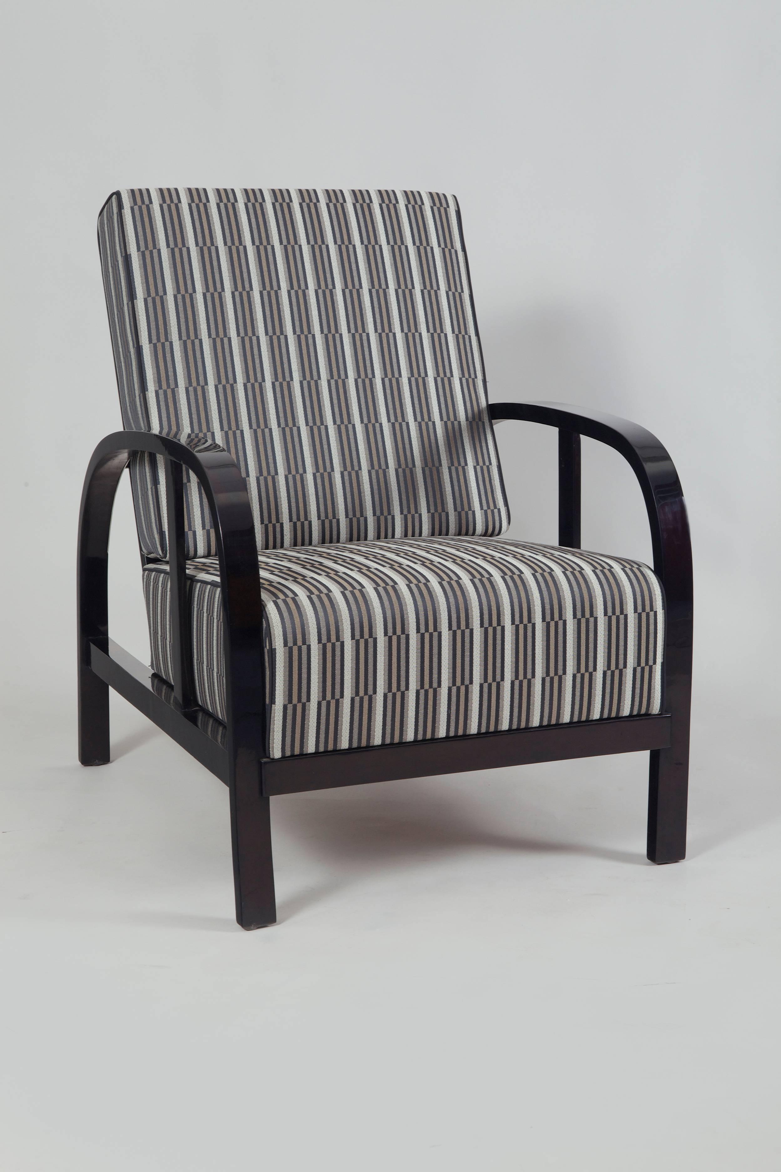 Pair of adjustable armchairs in black polish, newly upholstered to the fabric Backhausen, according to the original designs. Rare, partially hidden positioning.

Source: Czechoslovakia
Period: 1930-1939.

We guarantee safe a the cheapest air