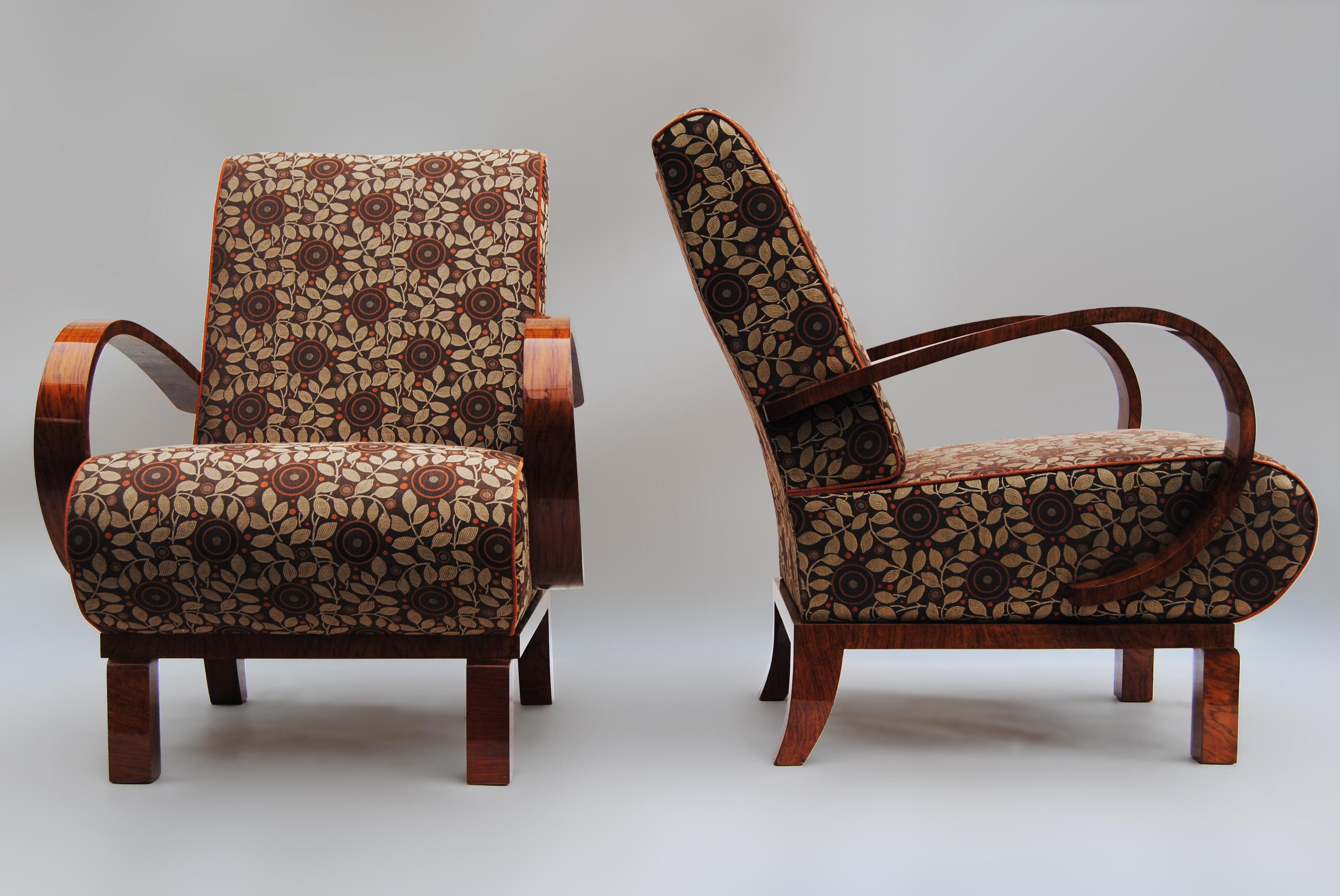 Art déco Paire de fauteuils Art Déco entièrement restaurés, nouveau tissu d'ameublement, haute brillance en vente
