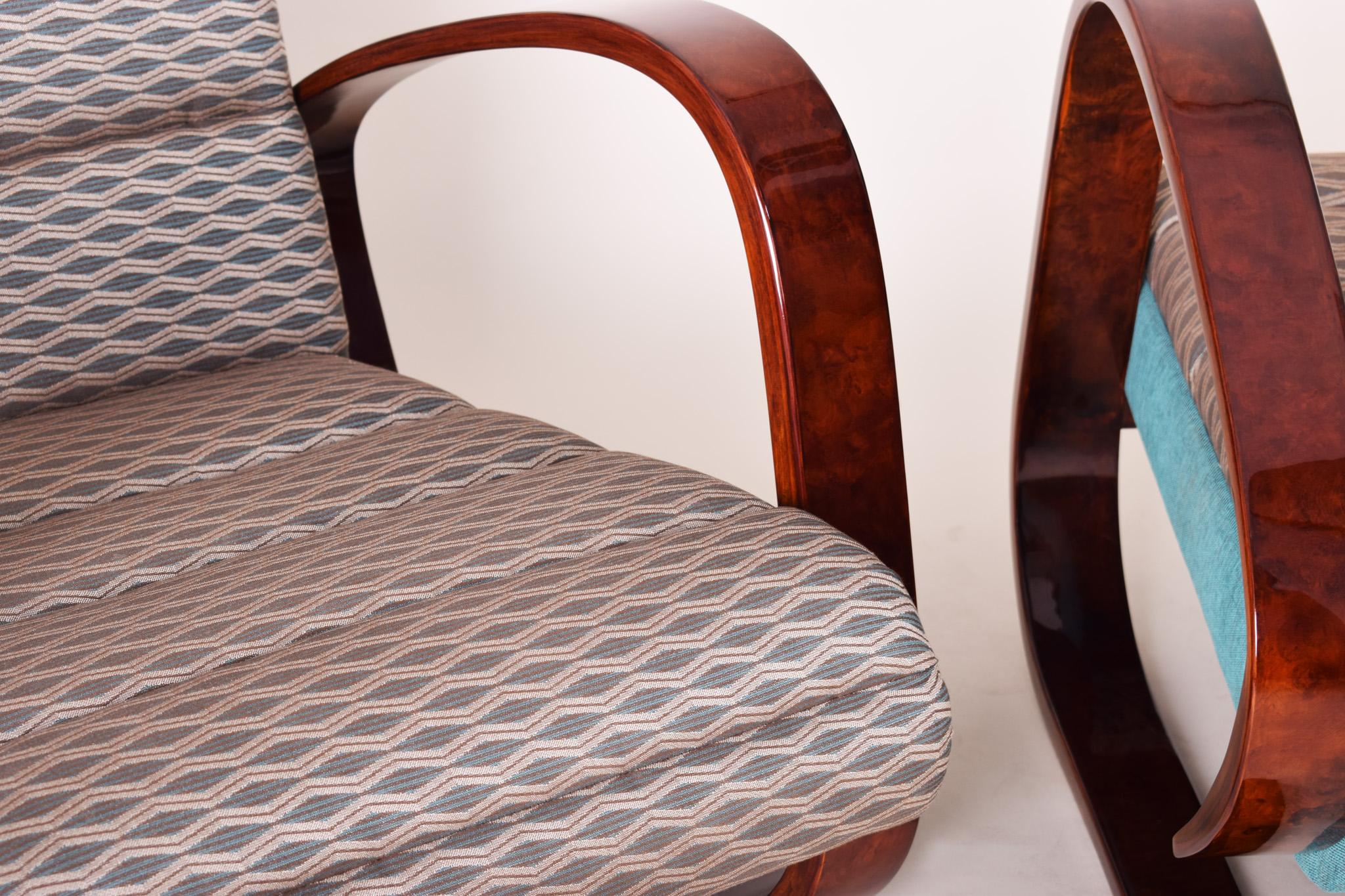 Completely Restored Pair of Walnut Art Deco Armchairs by Miroslav Navrátil For Sale 1