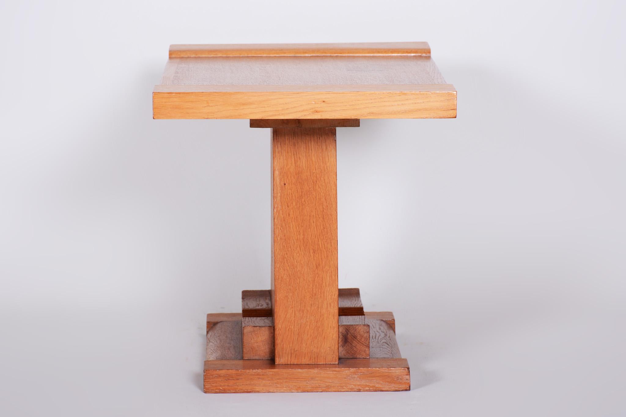 Completely Restored Small Art Deco Oak Table, France, 1920s In Good Condition In Horomerice, CZ