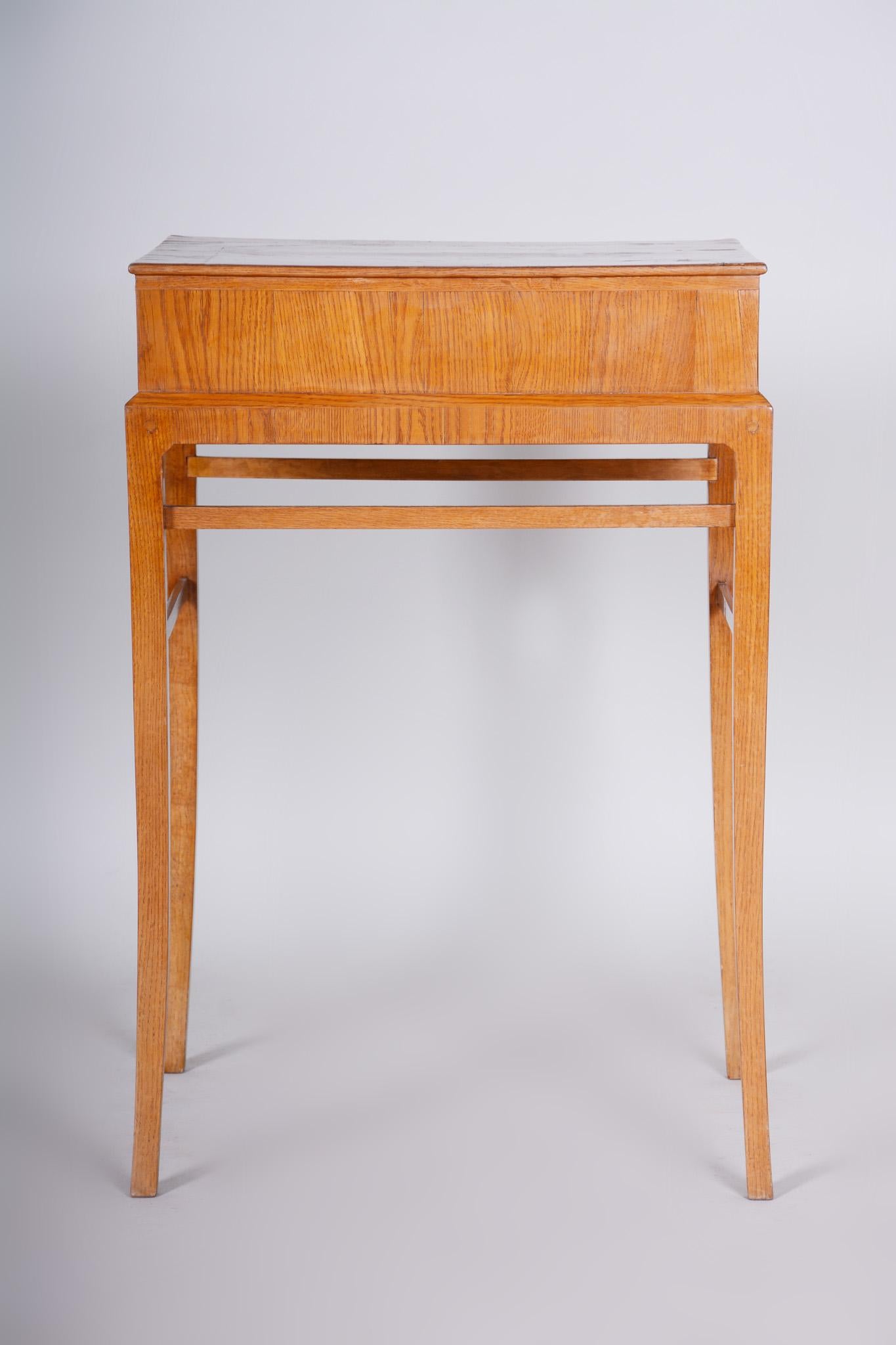 20th Century Completely Restored Small Brown Ash Art Deco Pedestal Table, Germany, 1920s