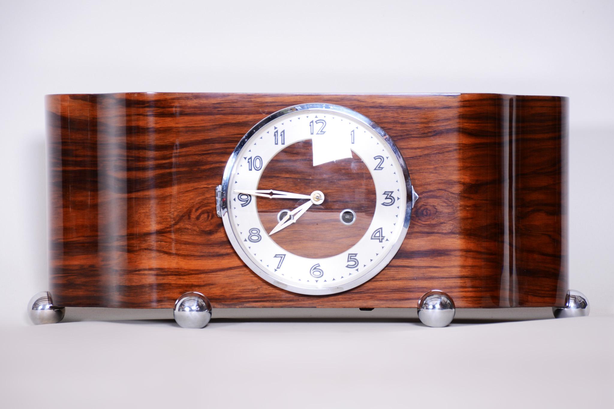 Completely restored, including a clock machine.
The clock strikes in half and o clock.

Material: Walnut
Period: 1930-1939
Source: Czechia (Czechoslovakia).
