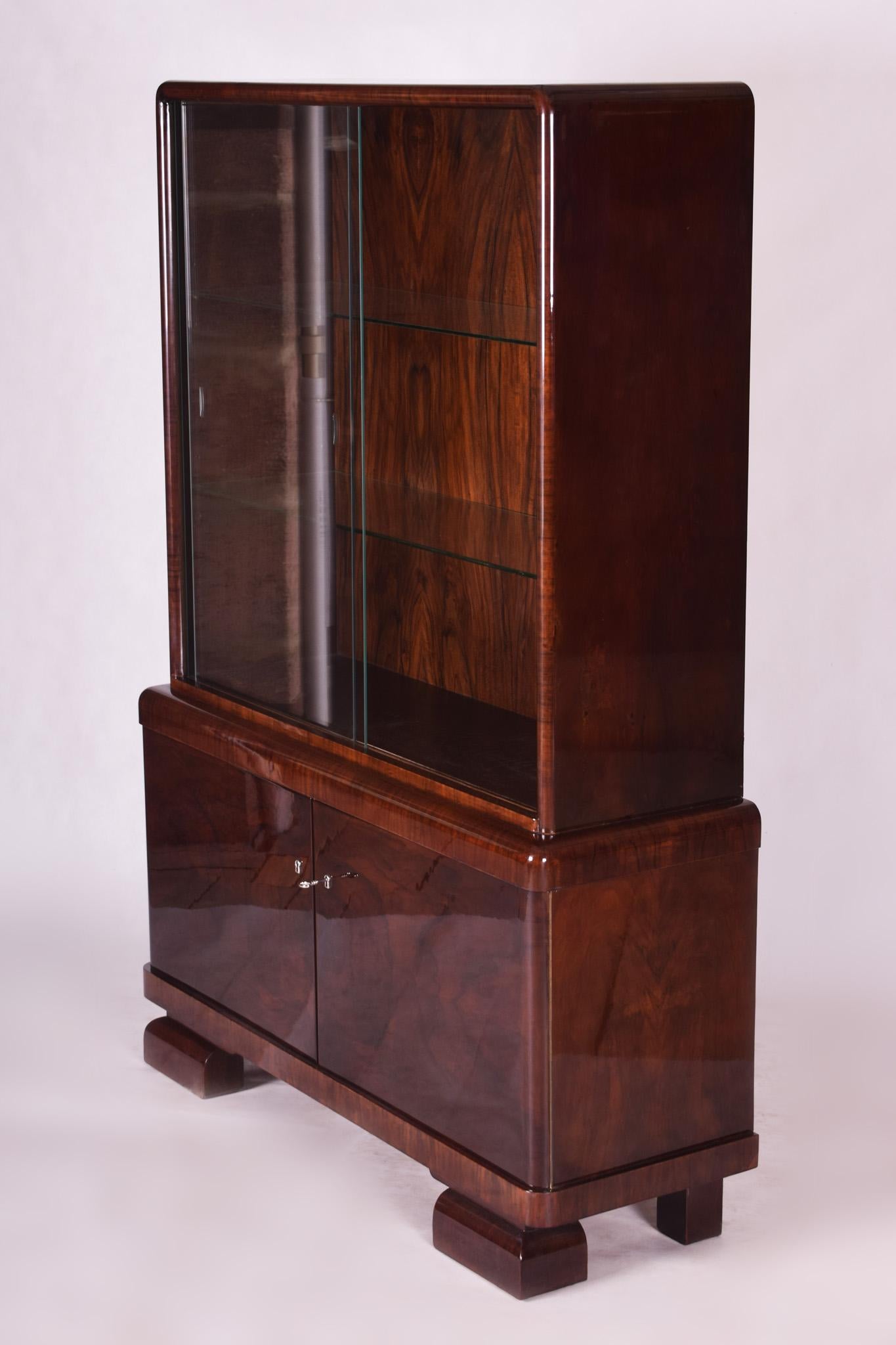 Completely Restored Walnut Art Deco Showcase from Czechia, 1930s For Sale 8