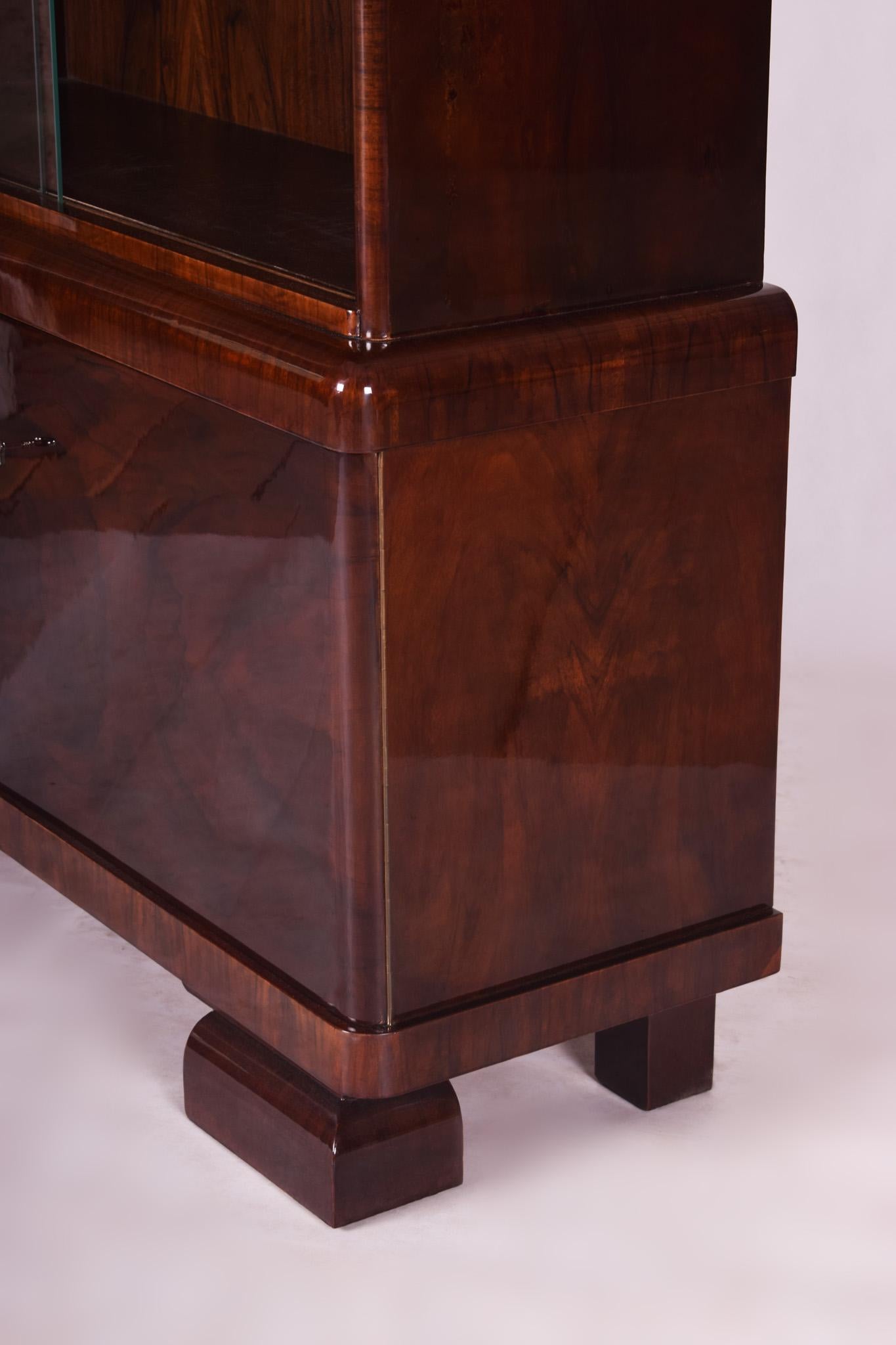 Completely Restored Walnut Art Deco Showcase from Czechia, 1930s For Sale 9