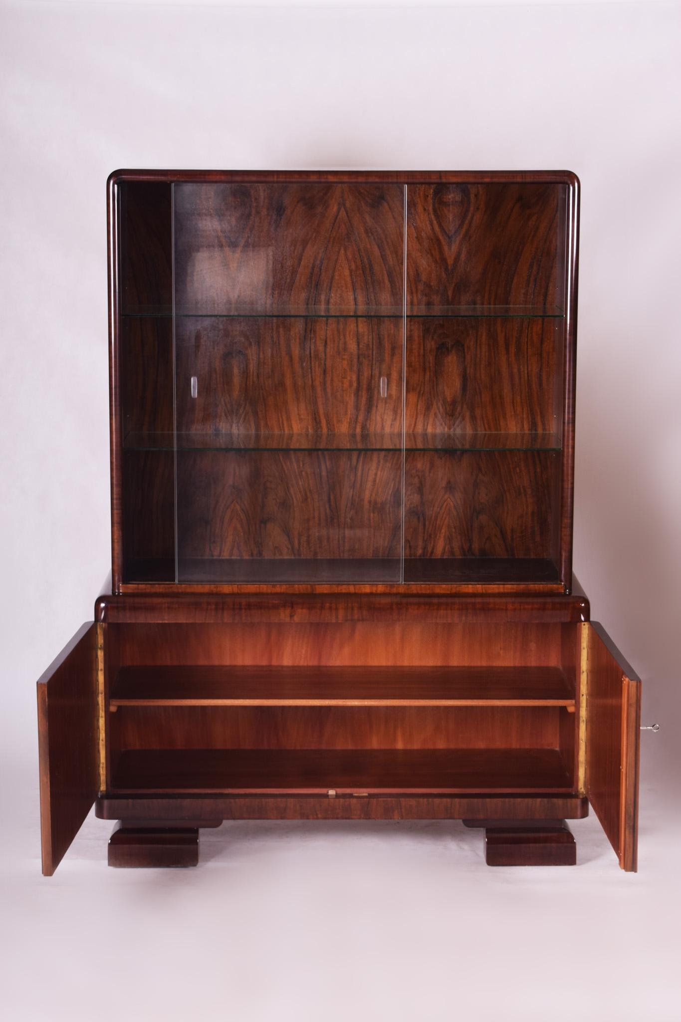 Completely Restored Walnut Art Deco Showcase from Czechia, 1930s For Sale 3