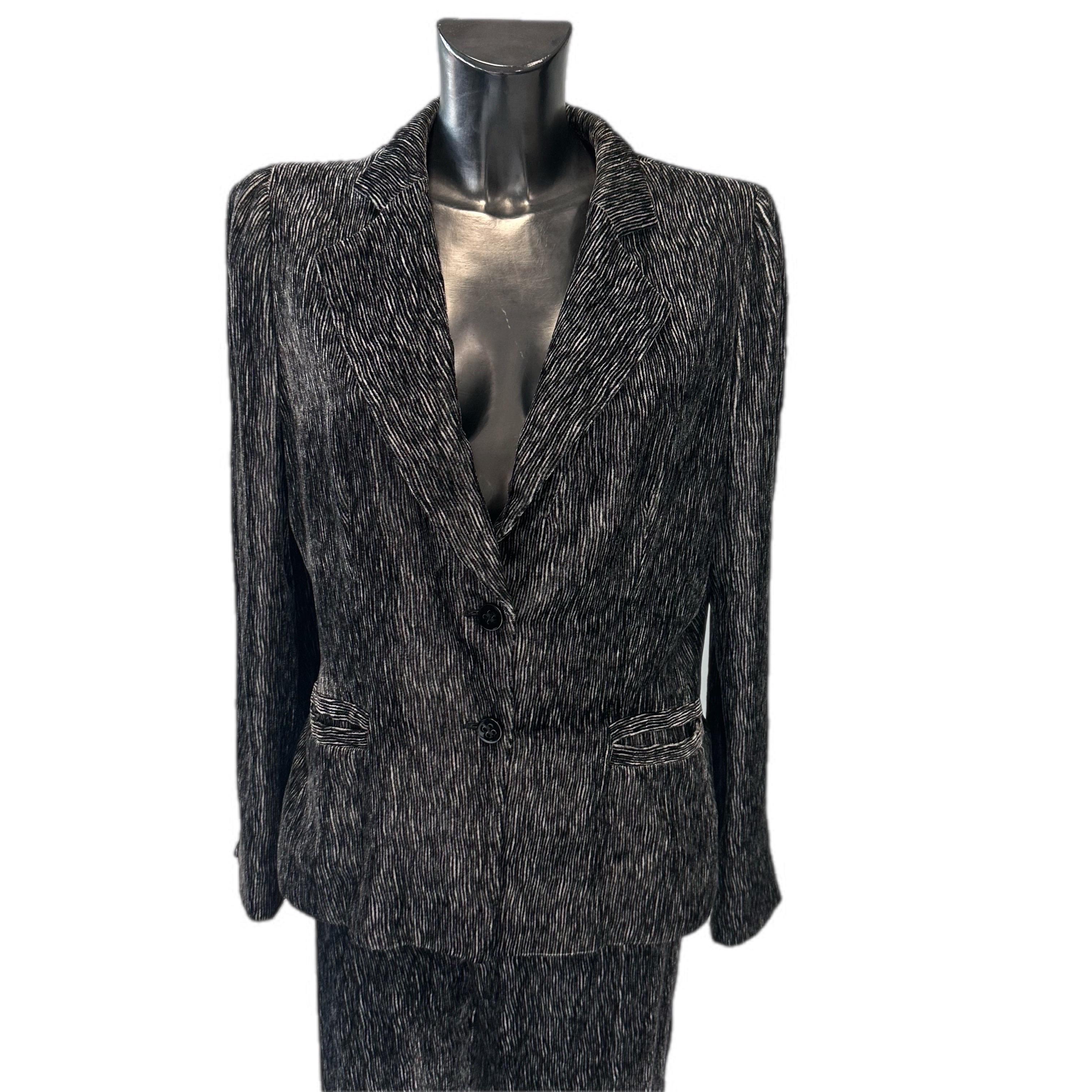 Completo Armani giacca e pantalone anni 2000 in velluto  In Excellent Condition For Sale In Basaluzzo, IT