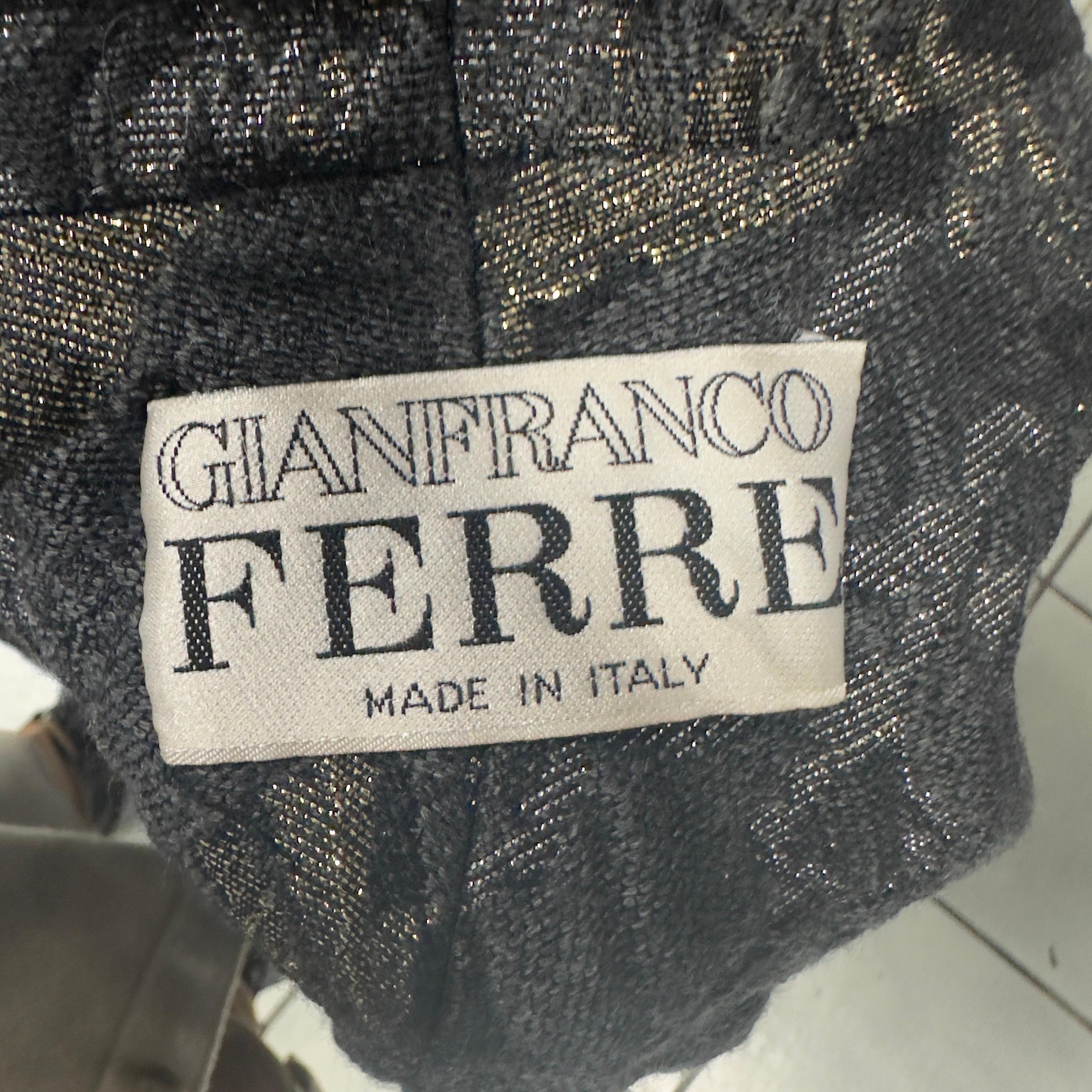 Completo cappotto e gonna Gianfranco Ferre' da collezione en vente 7