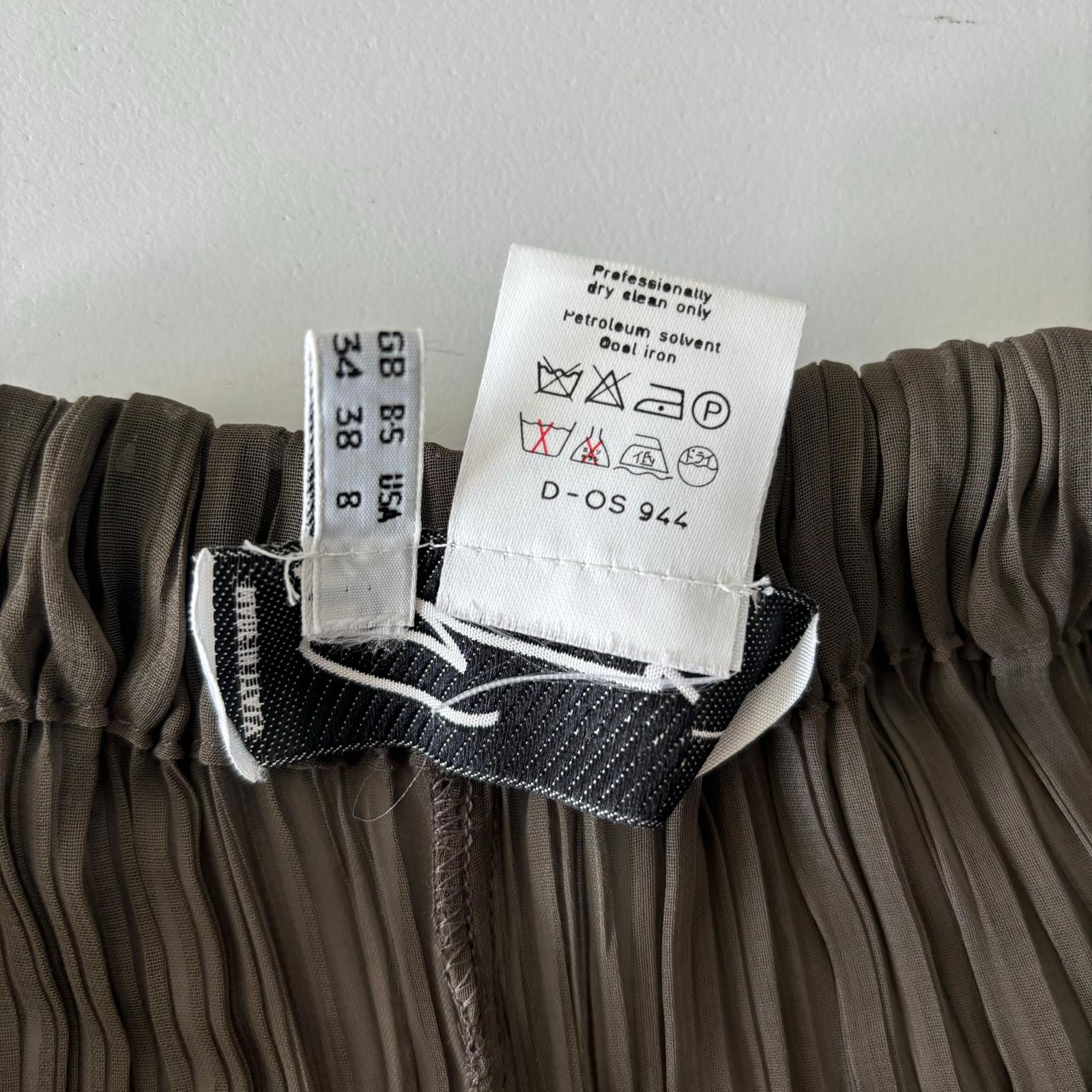 Genny 80's suit in excellent condition For Sale 5