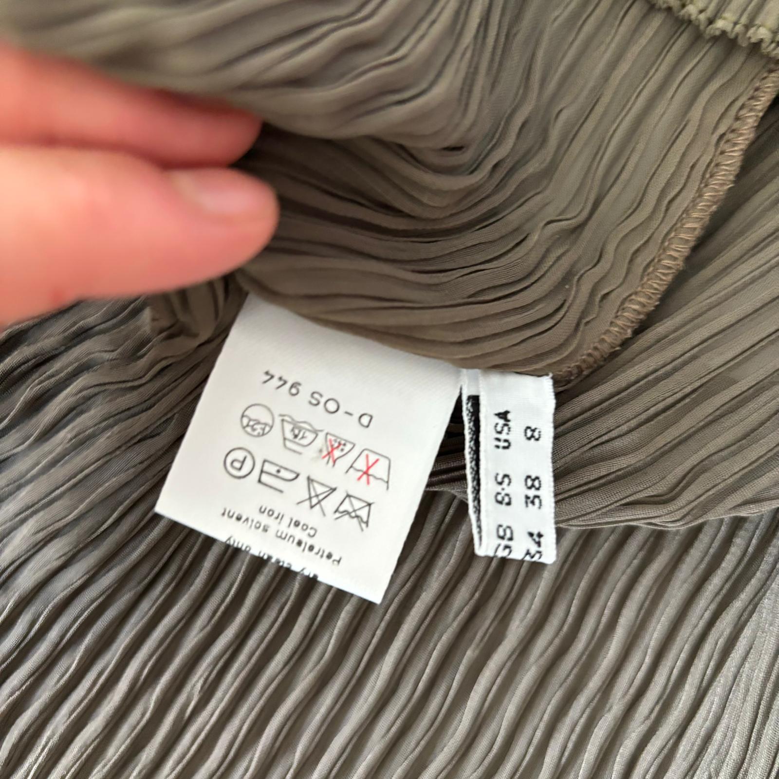 Genny 80's suit in excellent condition For Sale 3