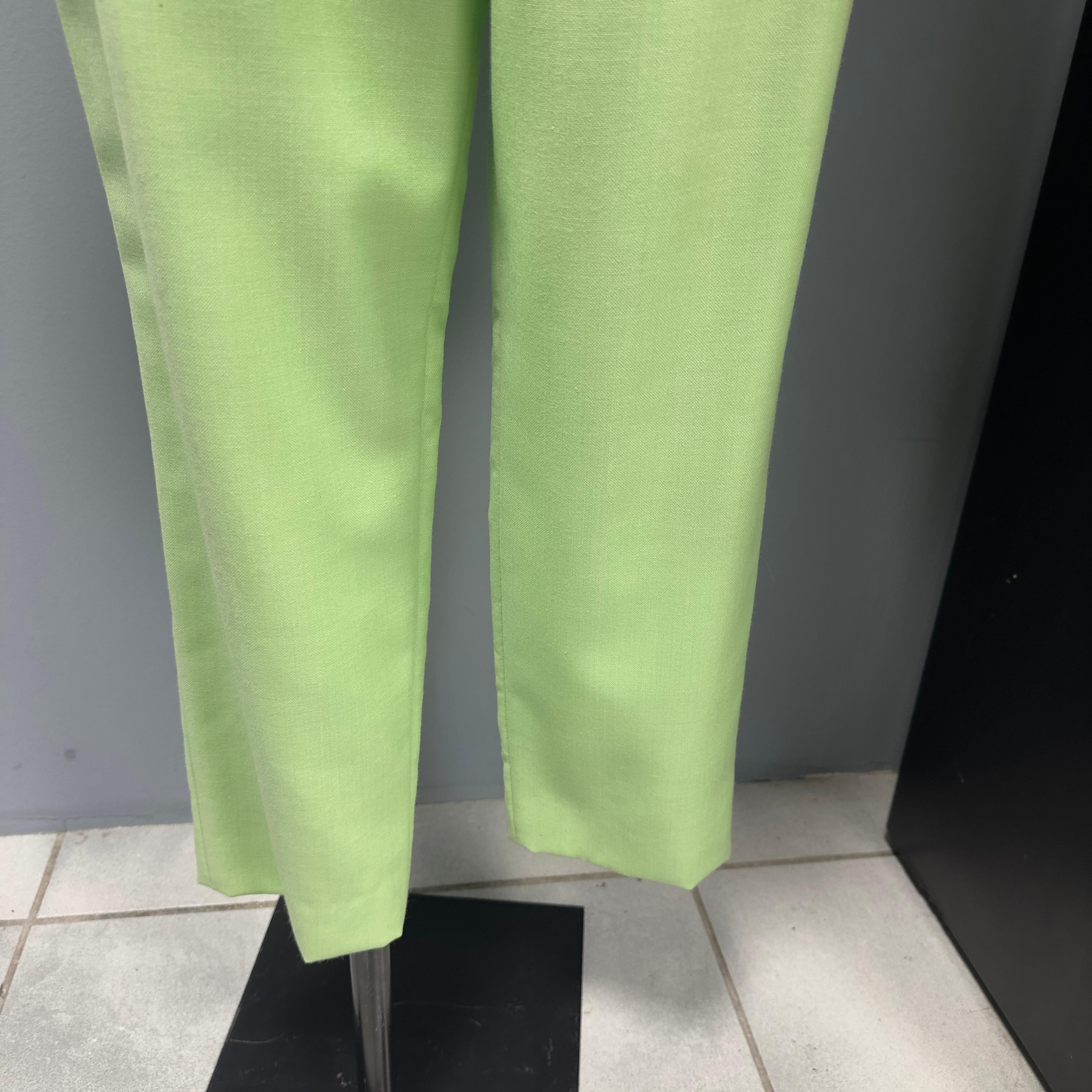 Genny 1980s suit in excellent condition For Sale 8
