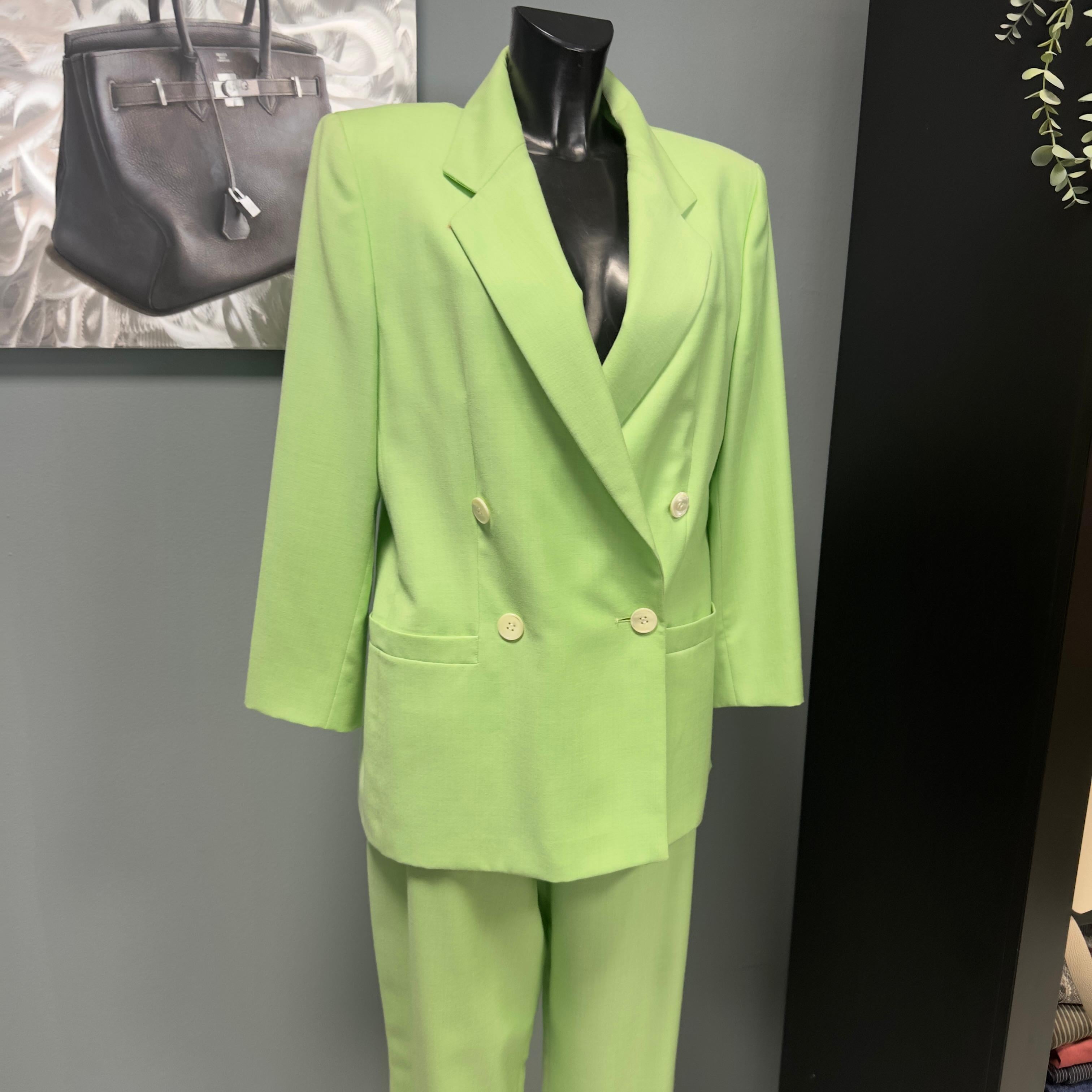 Genny 1980s suit in excellent condition For Sale 3