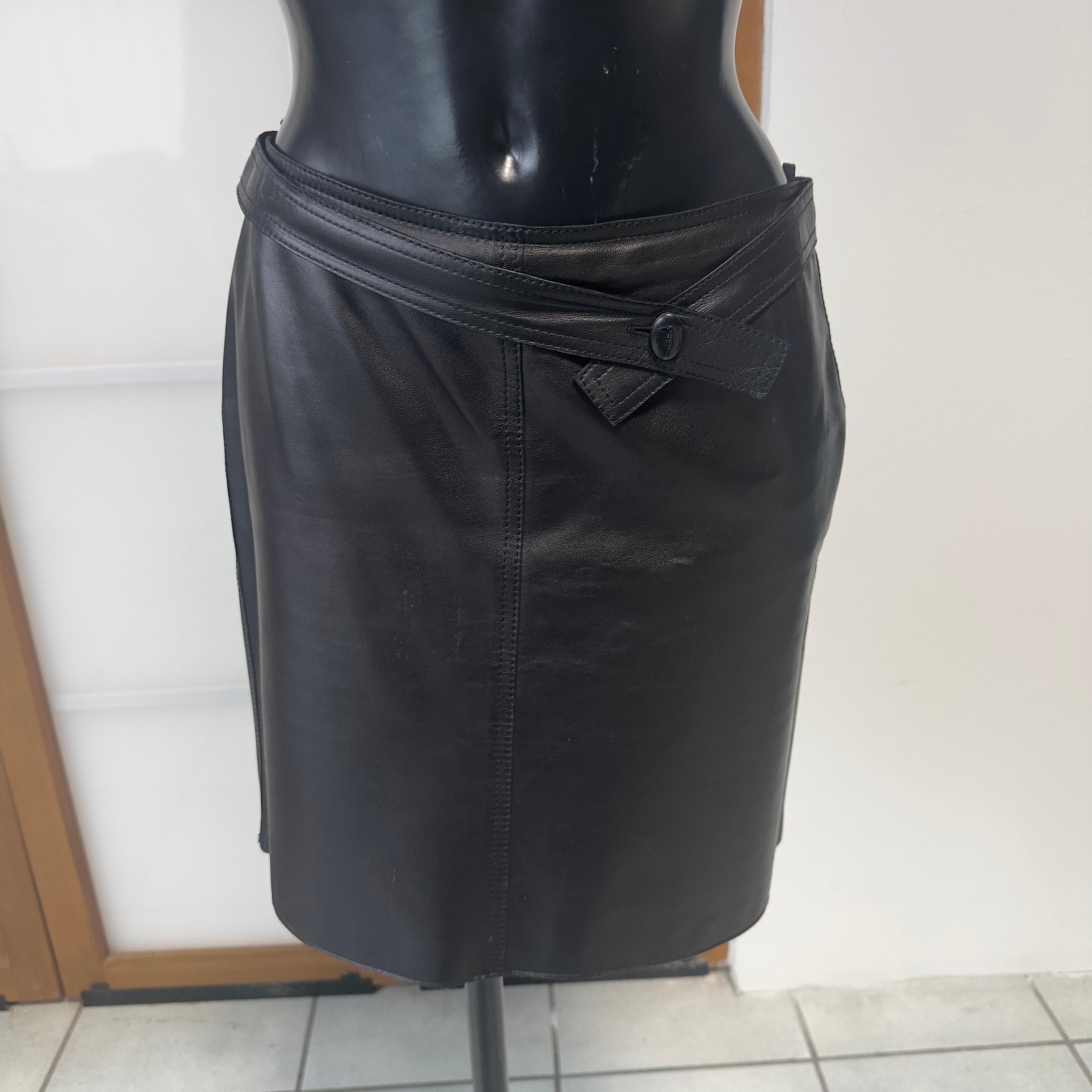 Completo Trussardi in pelle in ottime condizioni 14