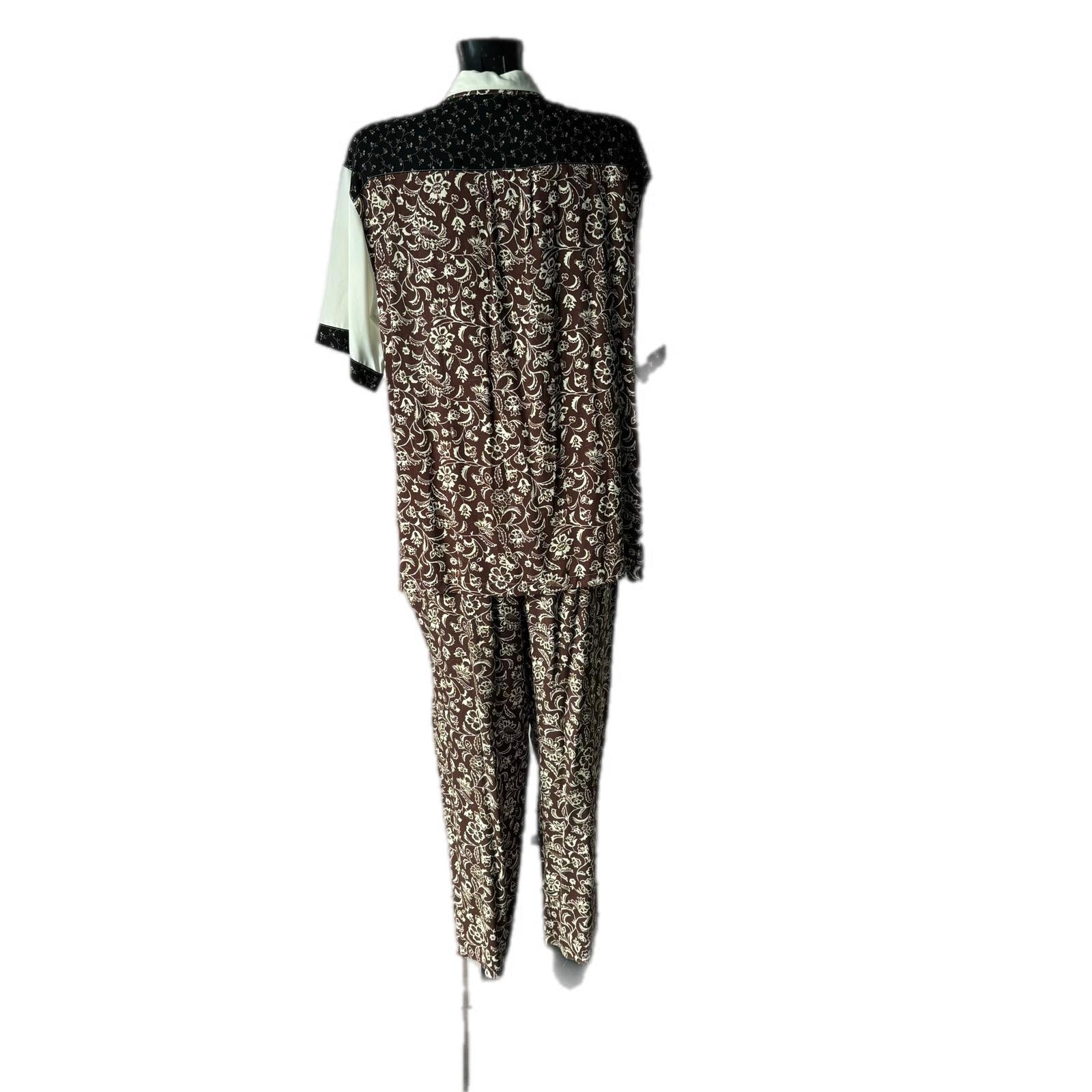 Vintage Grazia Fava Anzug in ausgezeichnetem Zustand (Gray) im Angebot