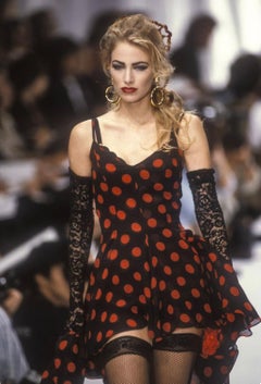 Complice la stagione SS 1992, Dolce & Gabbana, abito da passerella a pois neri e rossi IT 40