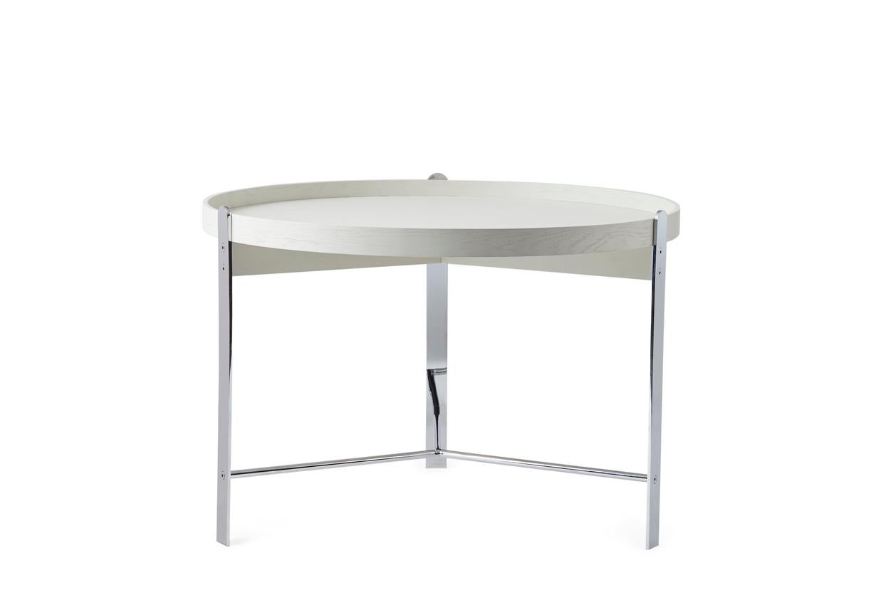 Table basse Compose en chêne blanc chaud chromé de Warm Nordic
Dimensions : D70 x H49 cm
Matériau : Placage en chêne laqué blanc chaud, cadre en acier chromé.
Poids : 3 kg
Disponible également en différentes finitions. Veuillez nous