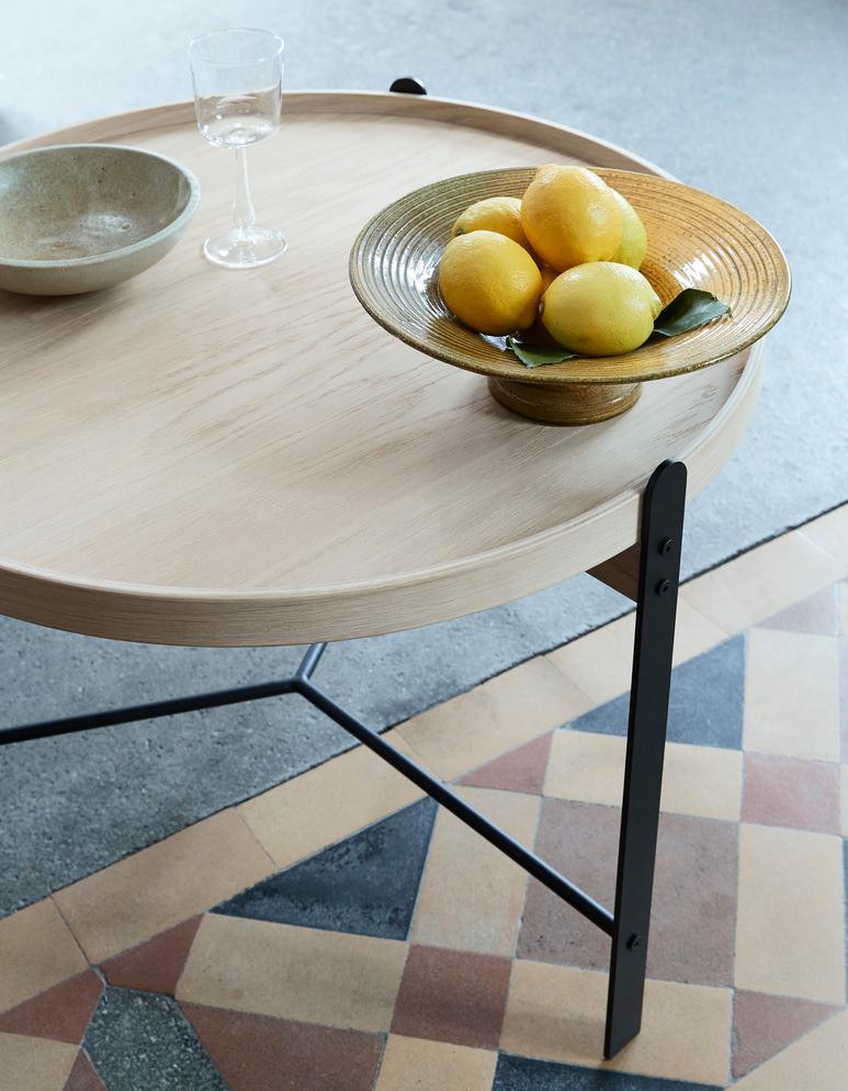 Table basse Compose en chêne huilé blanc par Warm Nordic Neuf - En vente à Geneve, CH