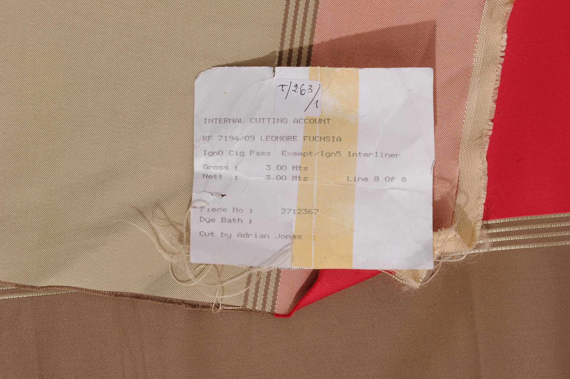Composé aus drei Textilstoffen: ANGEBOT im Zustand „Hervorragend“ im Angebot in Alessandria, Piemonte