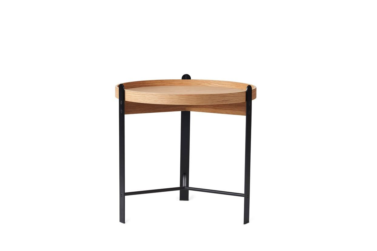 Compose side table white oiled oak black by Warm Nordic
Dimensions: D 50 x H 49 cm
Material: White oiled oak veneer, Powder coated steem frame
Weight: 2.5 kg
Also available in different finishes.

Stylish coffee table and side table with a