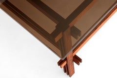 Table basse en composite, une table contemporaine à tréteaux par Greg Palombo