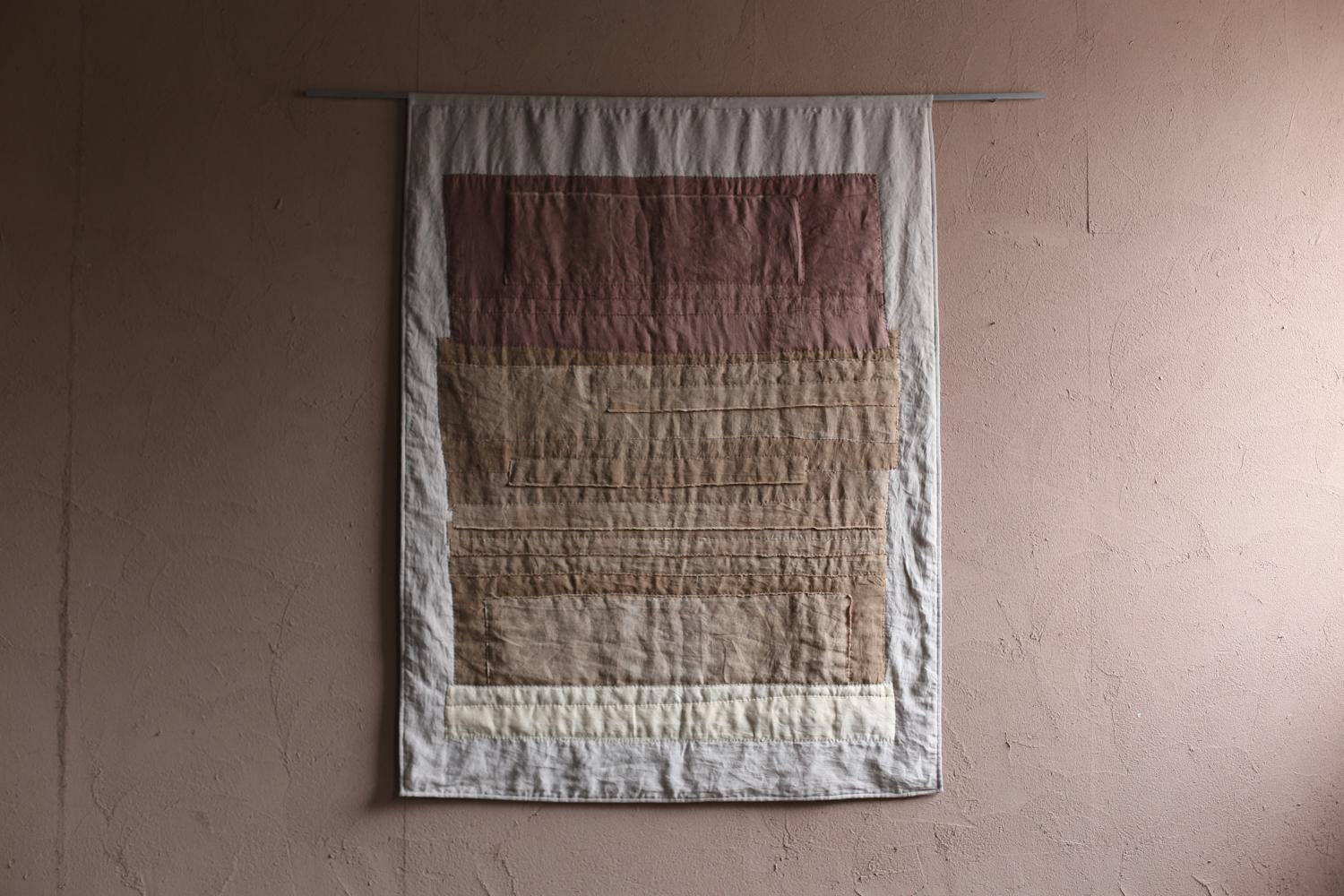 Title : composition ?
Japan / 2021s 
Size : W 1440 H 1870 mm

Three-color composition.
This quilt is made with Woven fresh linen and French linen.
Hand quilted with cotton thread.
Hand dyed with walnut, tingi (A kind of bark of mangrove),