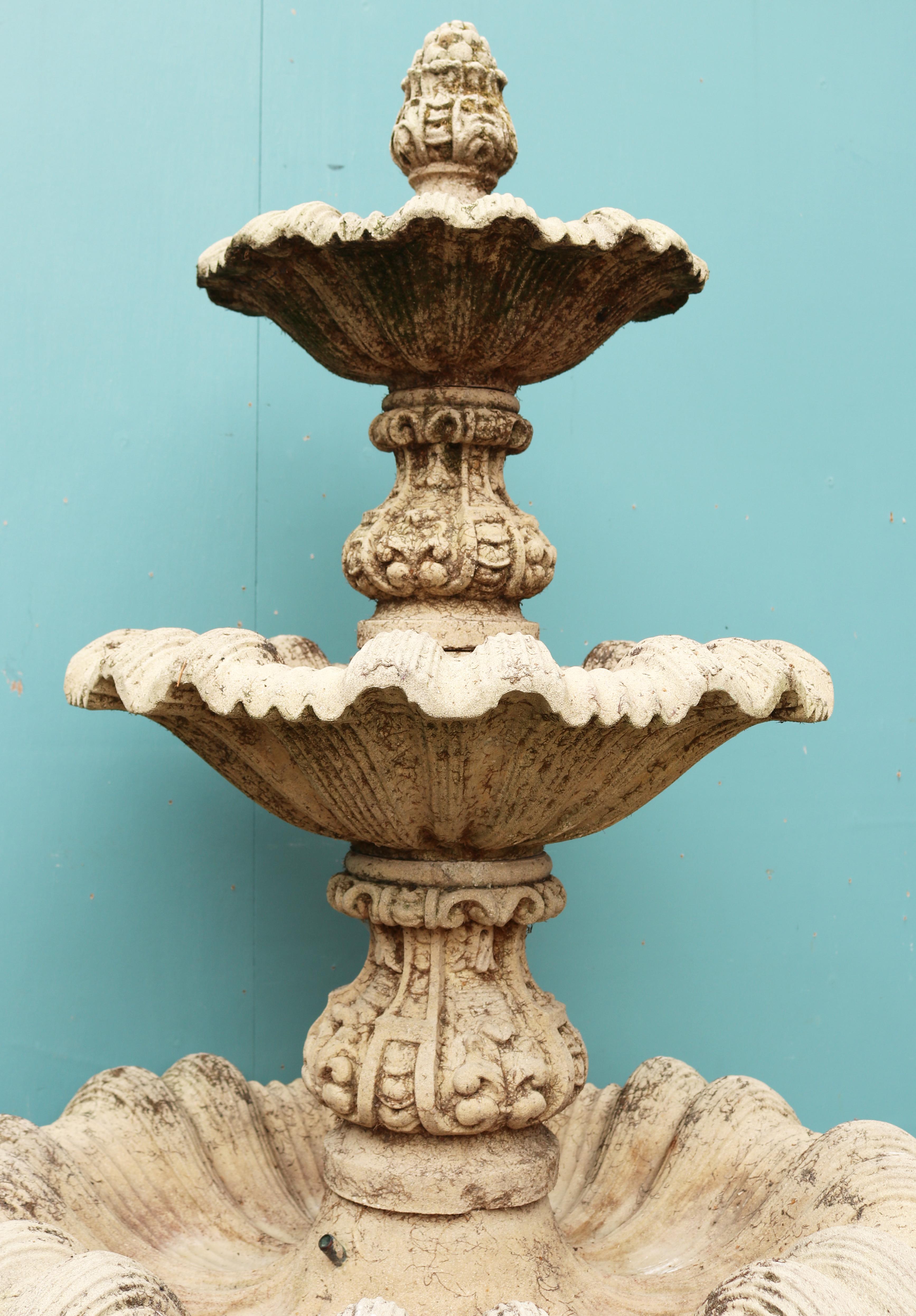 Steinbrunnen im Composition-Stil 1