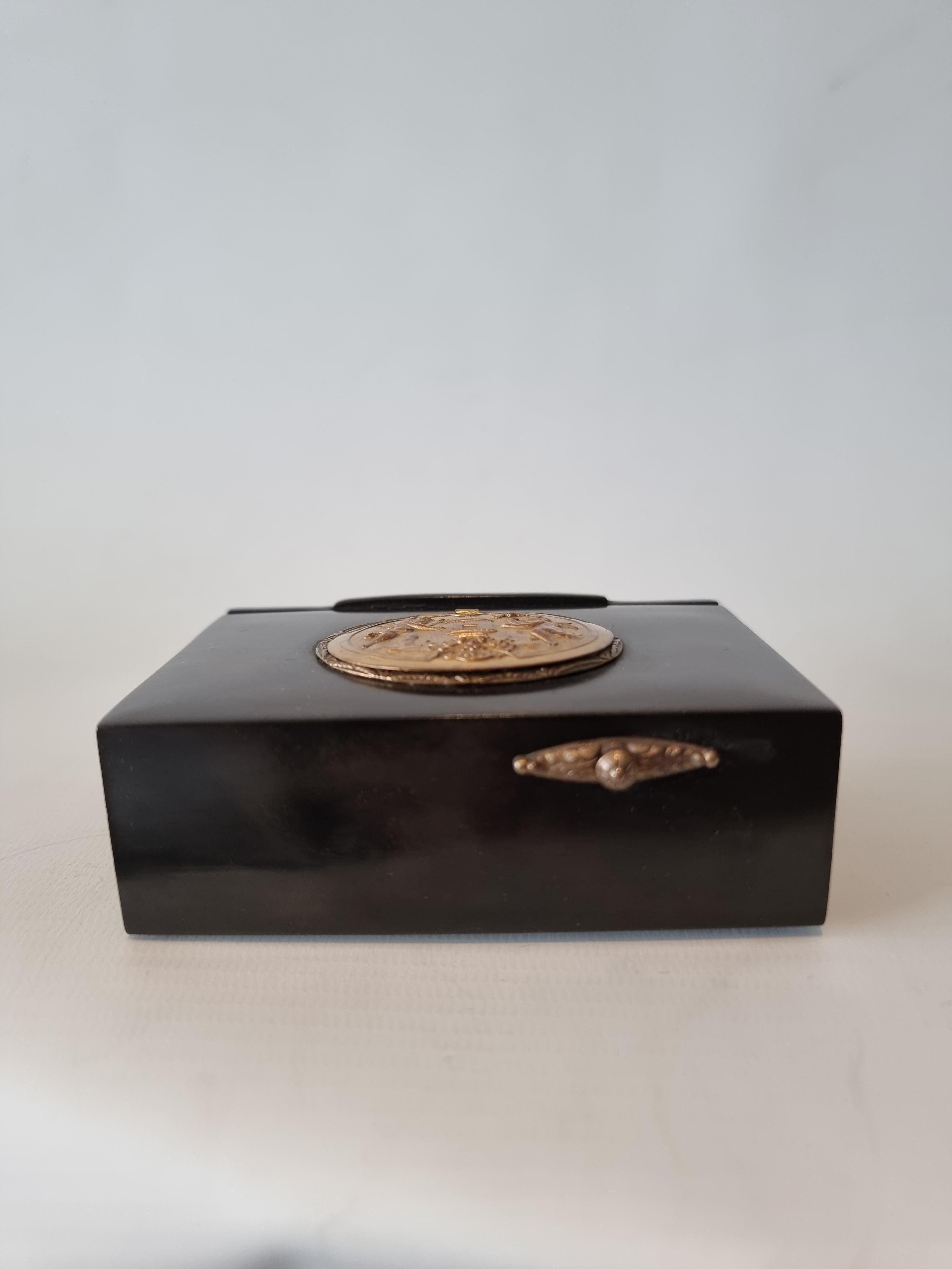 A good antique composition tortoiseshell and gilt metal singing bird box,

 

German

 

circa 1900

 

Going-barrel movement

 

Setting the birds free...

 

When wound and the start/stop button slide moved to the right, the bird emerges through
