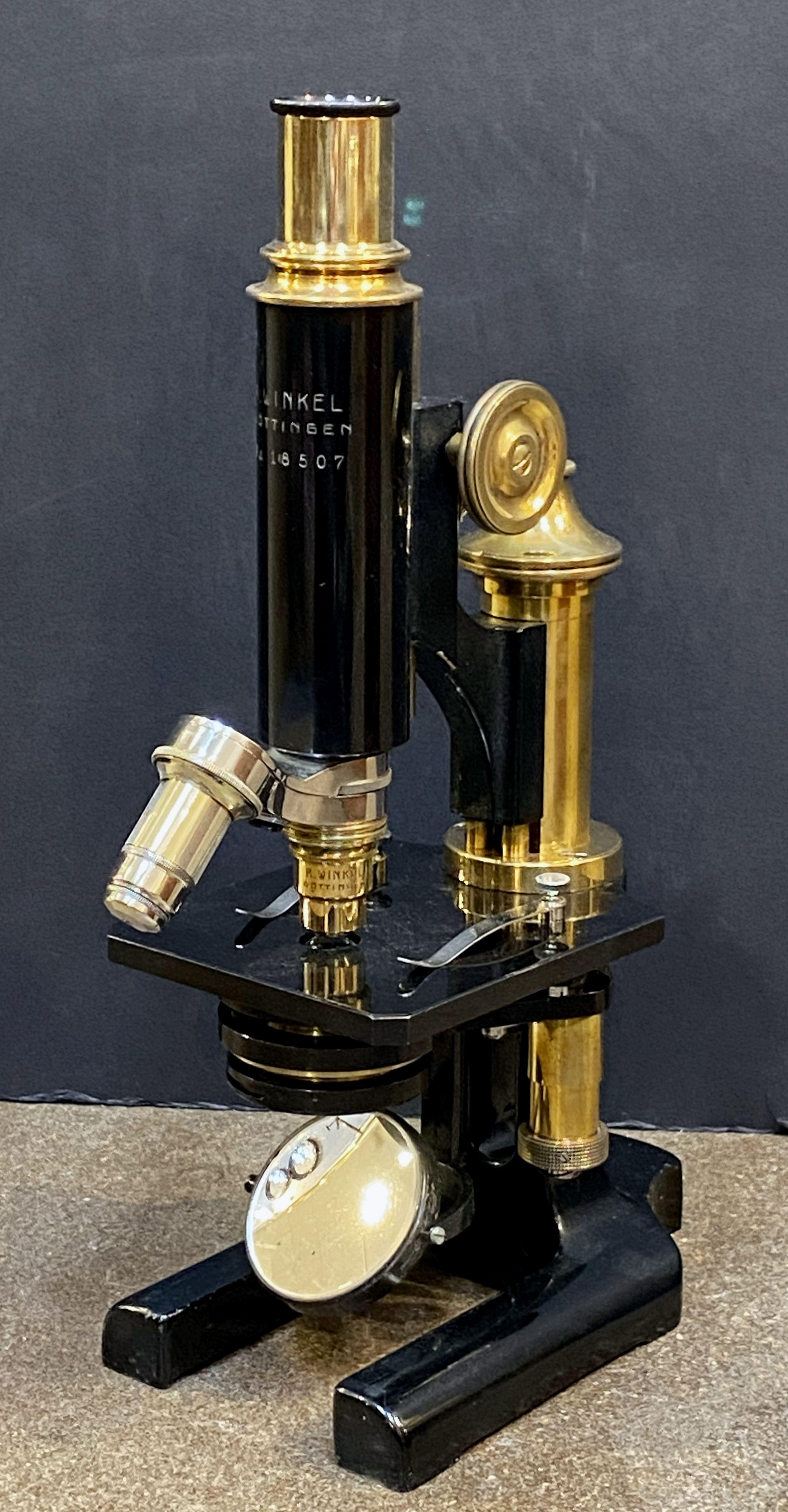 Compound Microscope with Box and Key by R. Winkel, Göttingen, Nr. 18507 For Sale 7