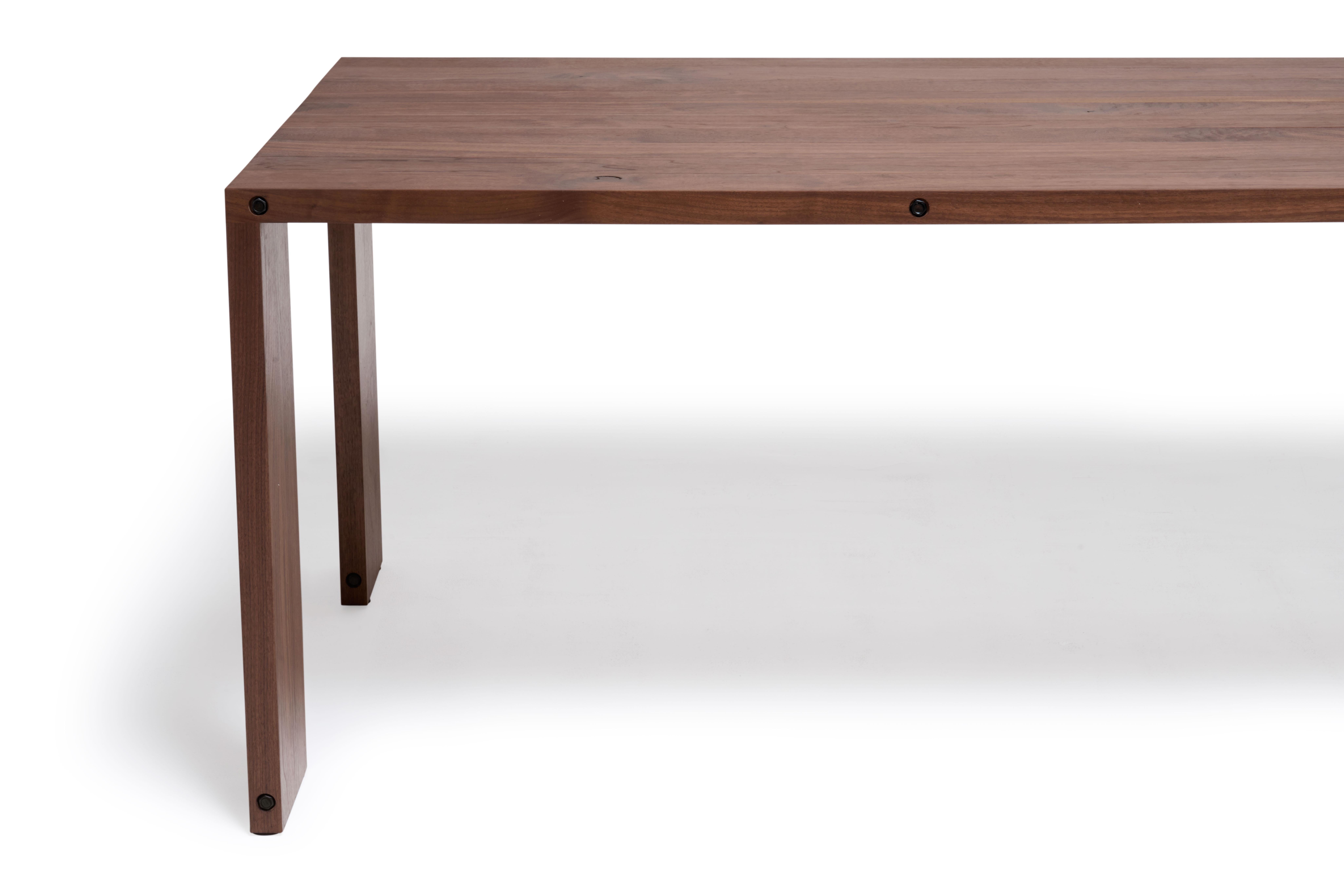 Compression Dining Table in Walnut Wood In New Condition For Sale In Los Angeles, CA