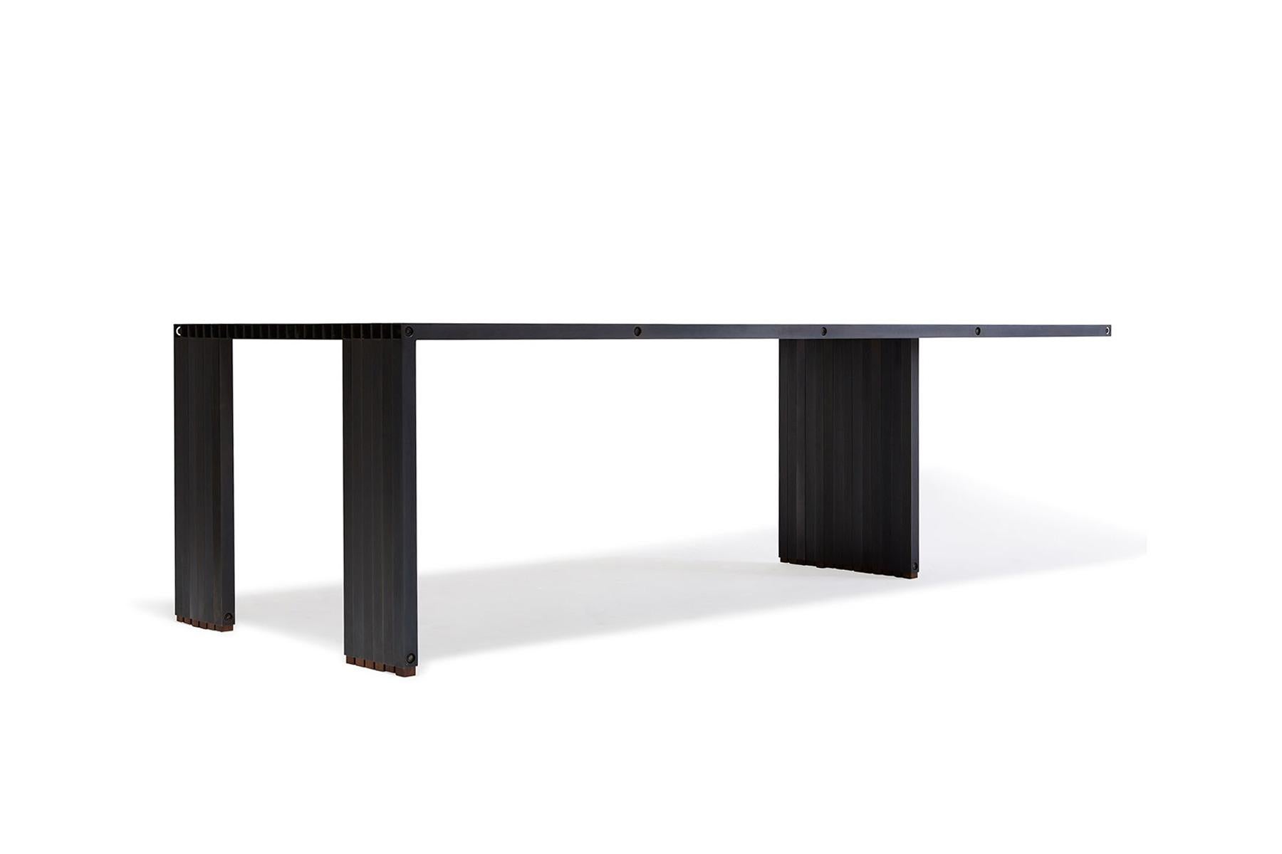 Compression Table in Blackened Aluminum In New Condition For Sale In Los Angeles, CA